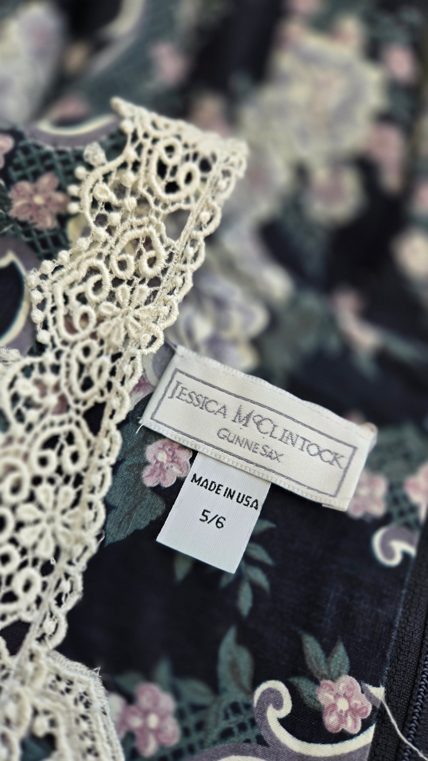 Vintage 80s Gunne Sax by Jessica McClintok Cotton Floral Dress - small