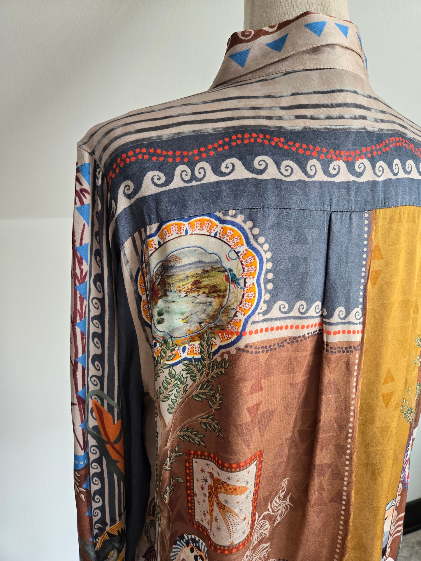 Ranna Gill Travel Print Luxury Resort Wear Blouse - Large