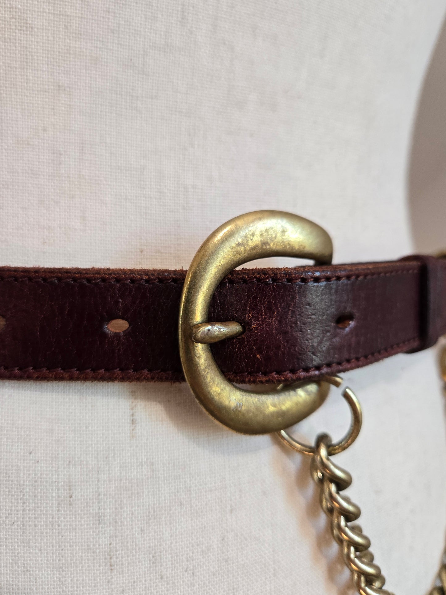 Vintage DKNY Leather Belt with Brass Chain Detail - W25-29"