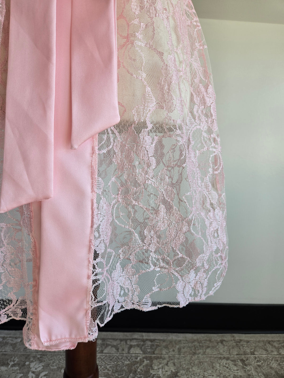 Vintage Miss Elaine Pink Lace Union Made Robe - M/L