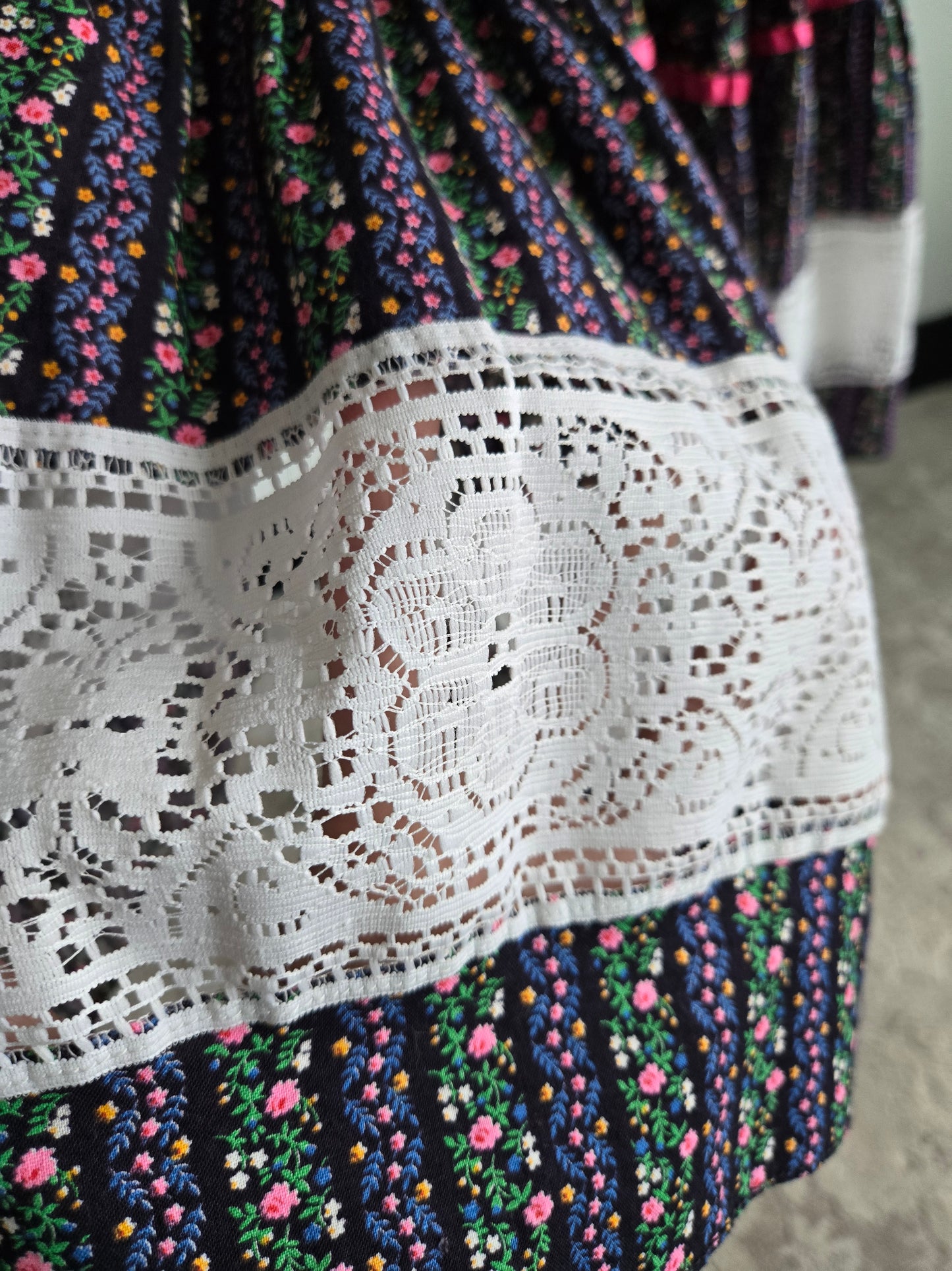 Petite Fashions Vintage 60s Velvet and Floral Prairie Dress - XS