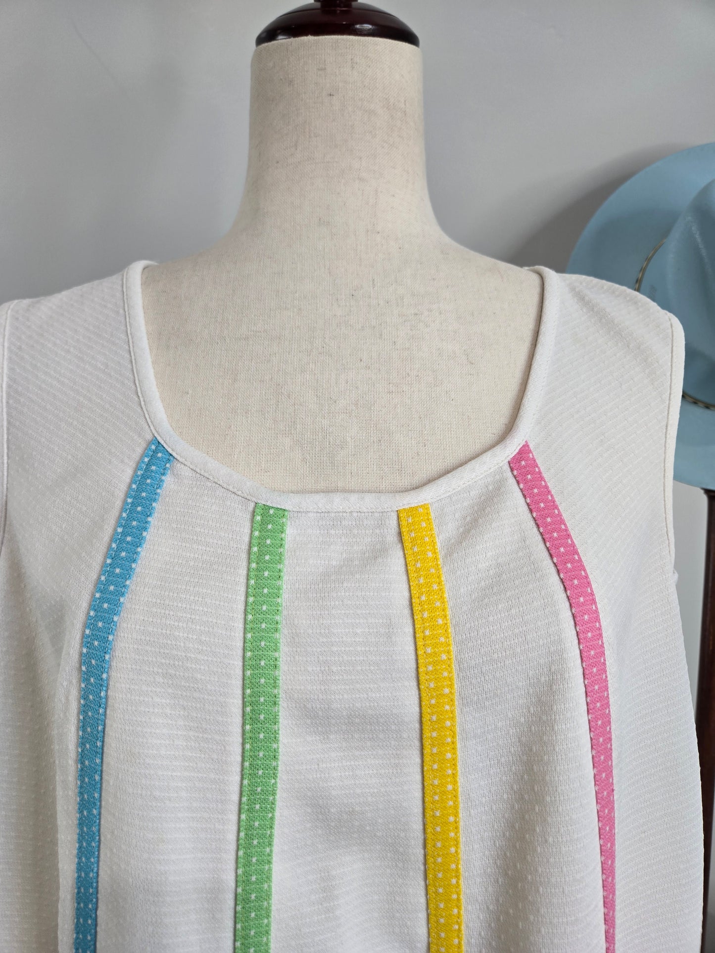 Mario Vintage 60s Colorful Bow Tank Top - Large