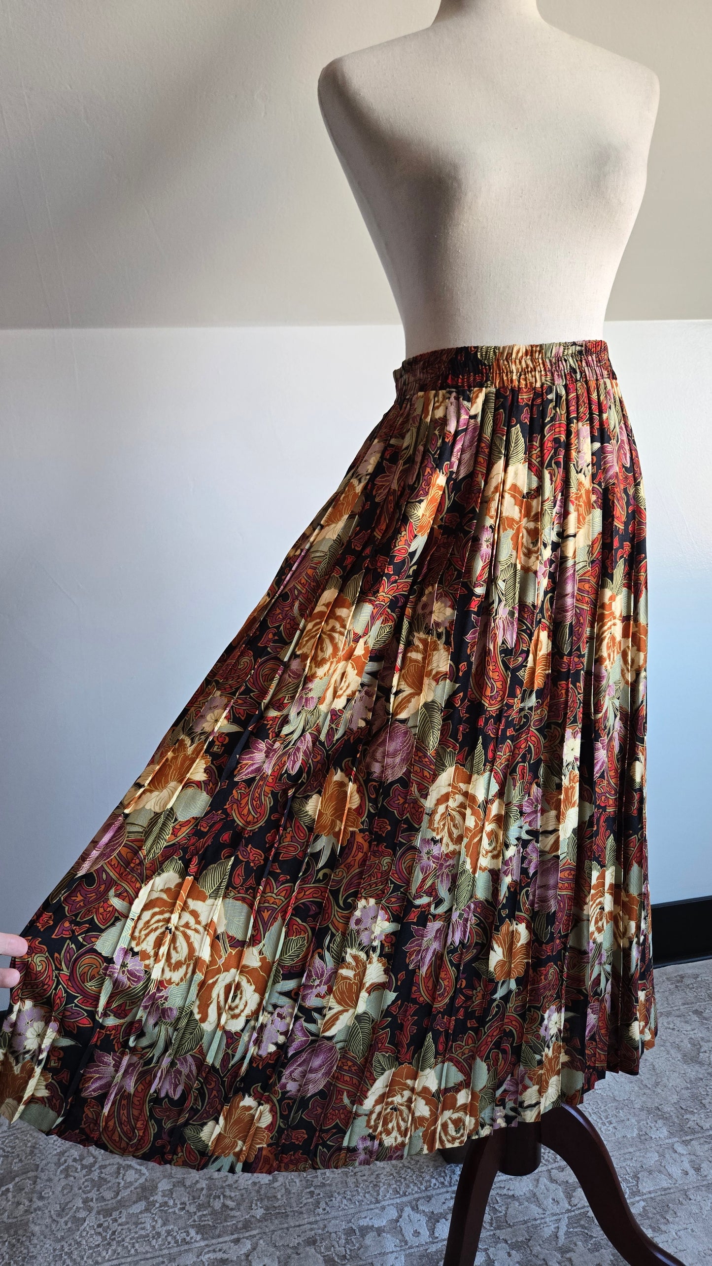 Melrose Vintage 90s Rayon Skirt - S/M/L