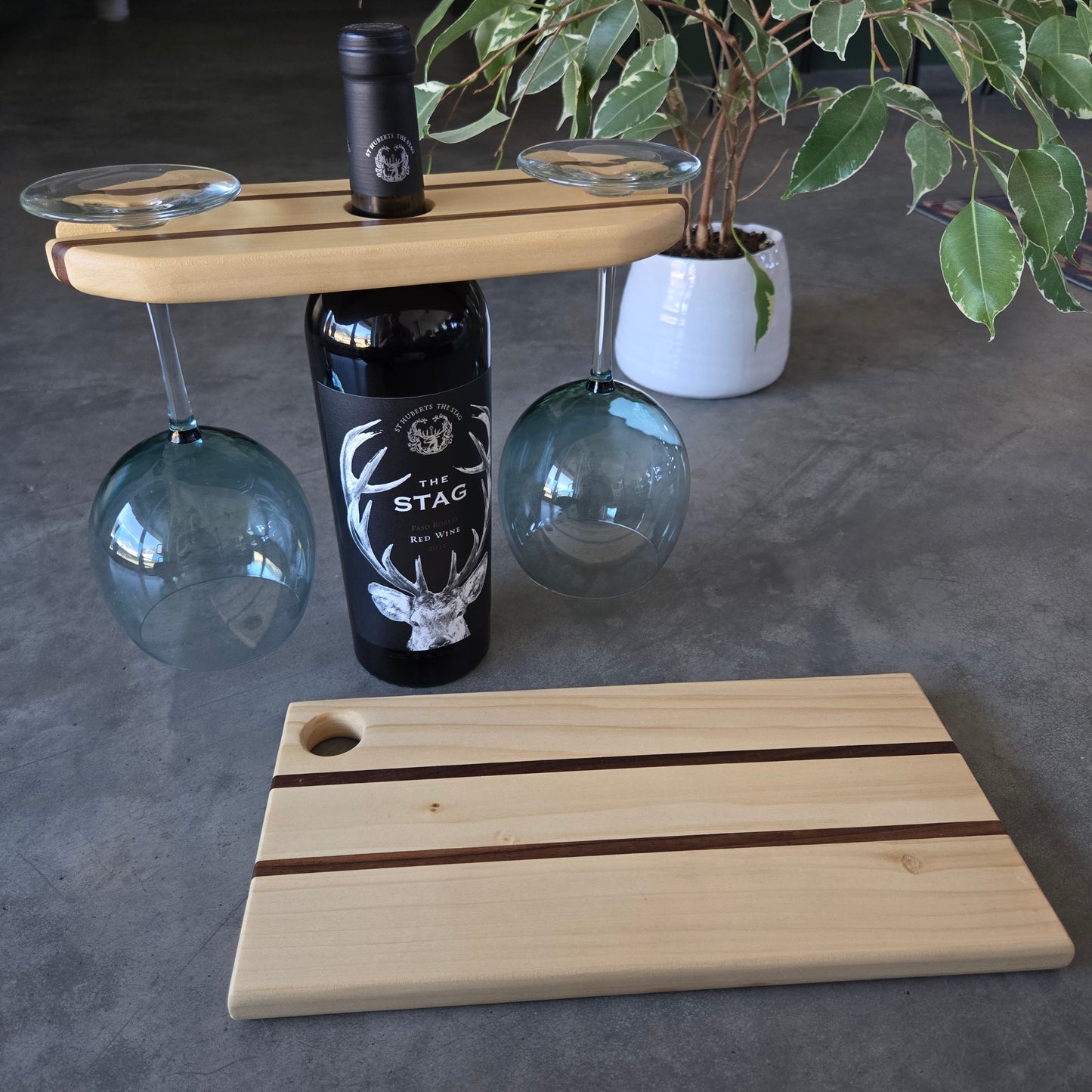 Wine Caddy and Cutting Board 1