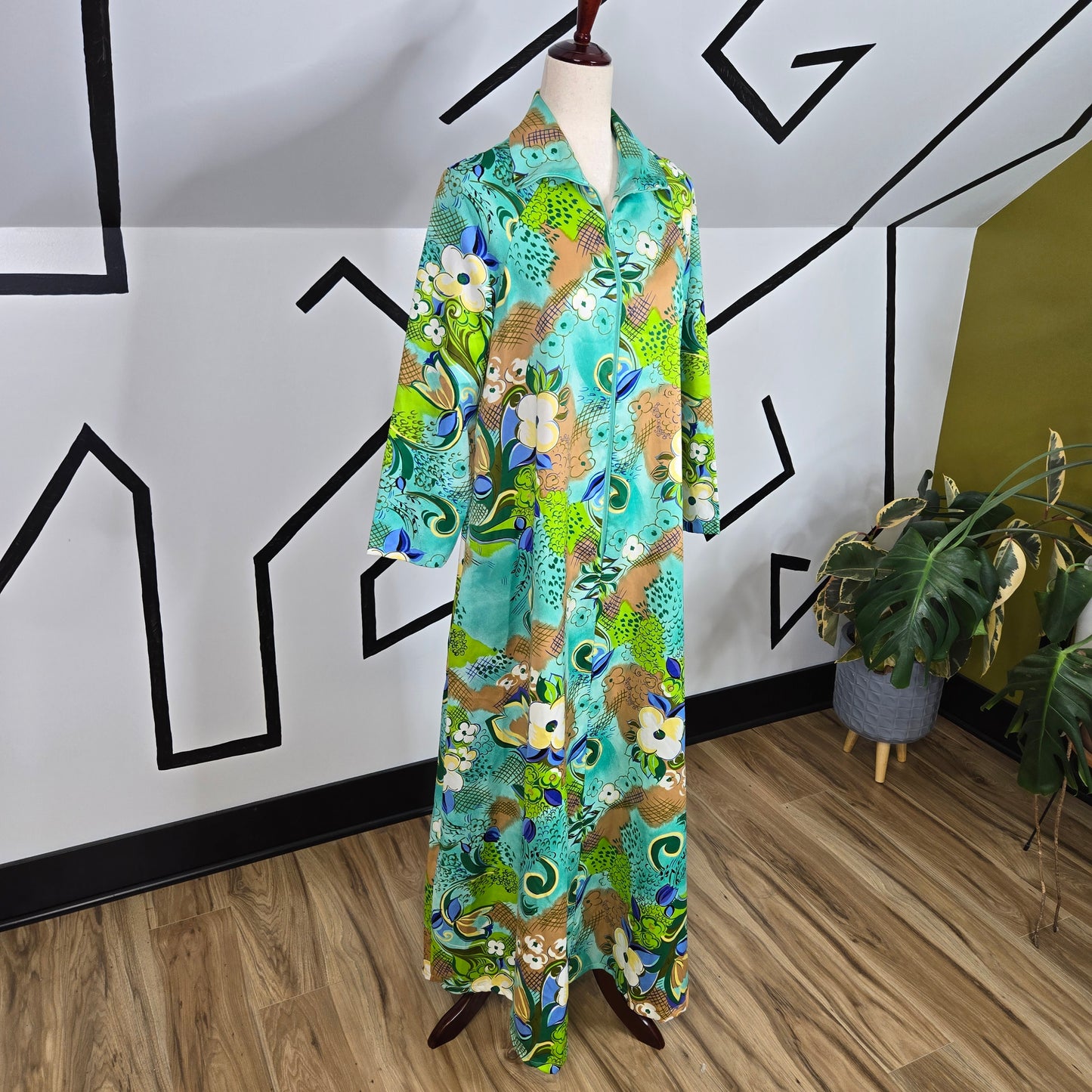 Sears Vintage 1970s Floral Maxi Housedress - small