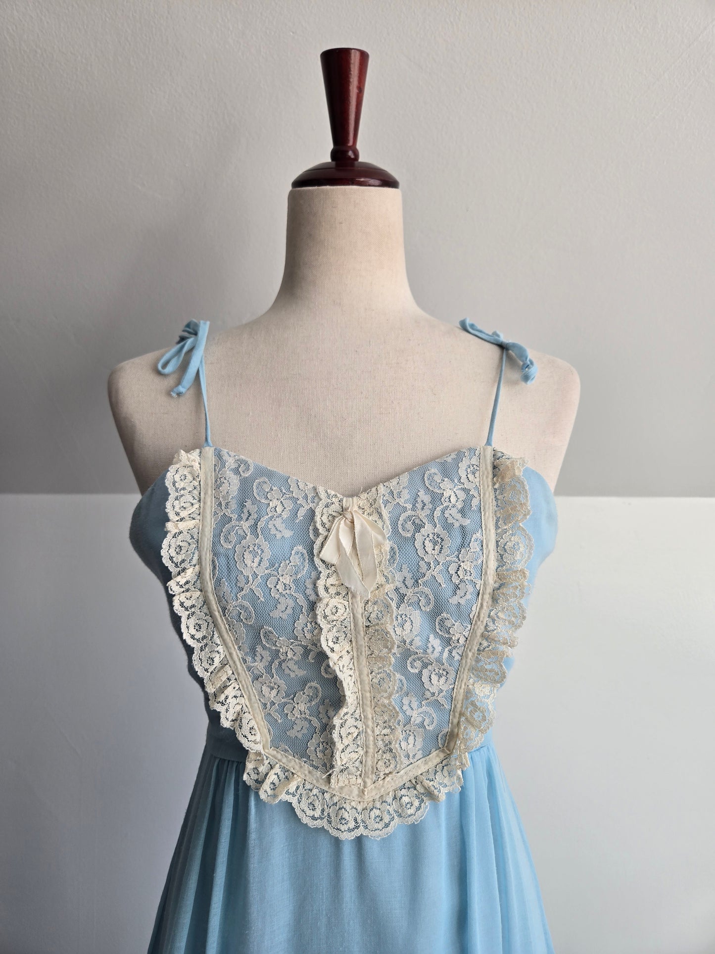 Candi Jones California Vintage 70s Baby Blue Lace Bib Prairie Dress - XS