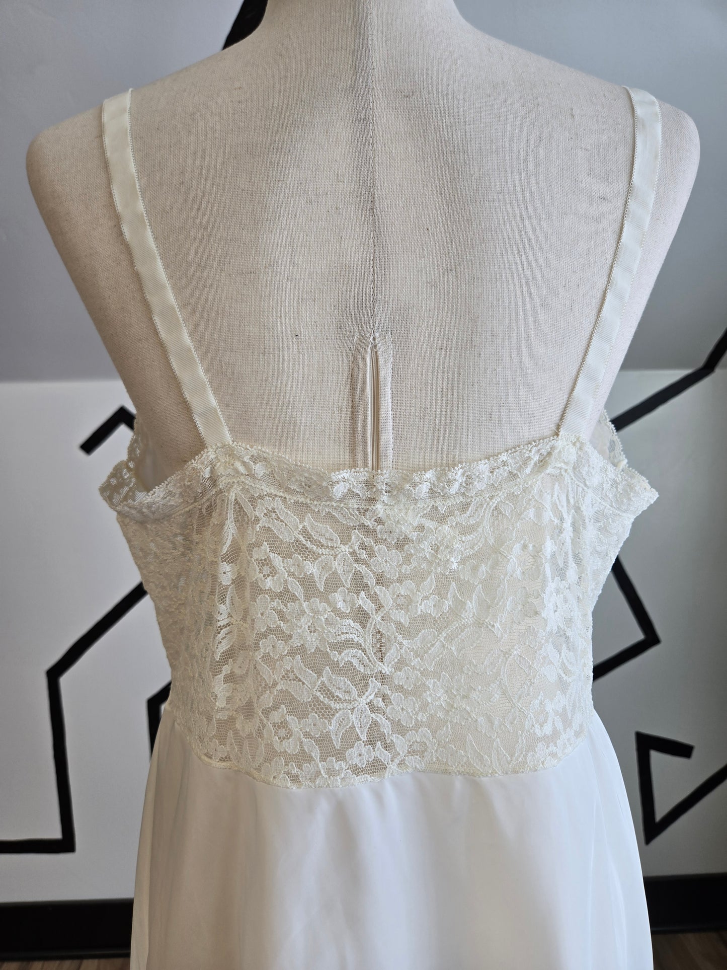 Barbizon Vintage 70s White Taffeta Slip Dress with Ivory Mesh Inserts - large