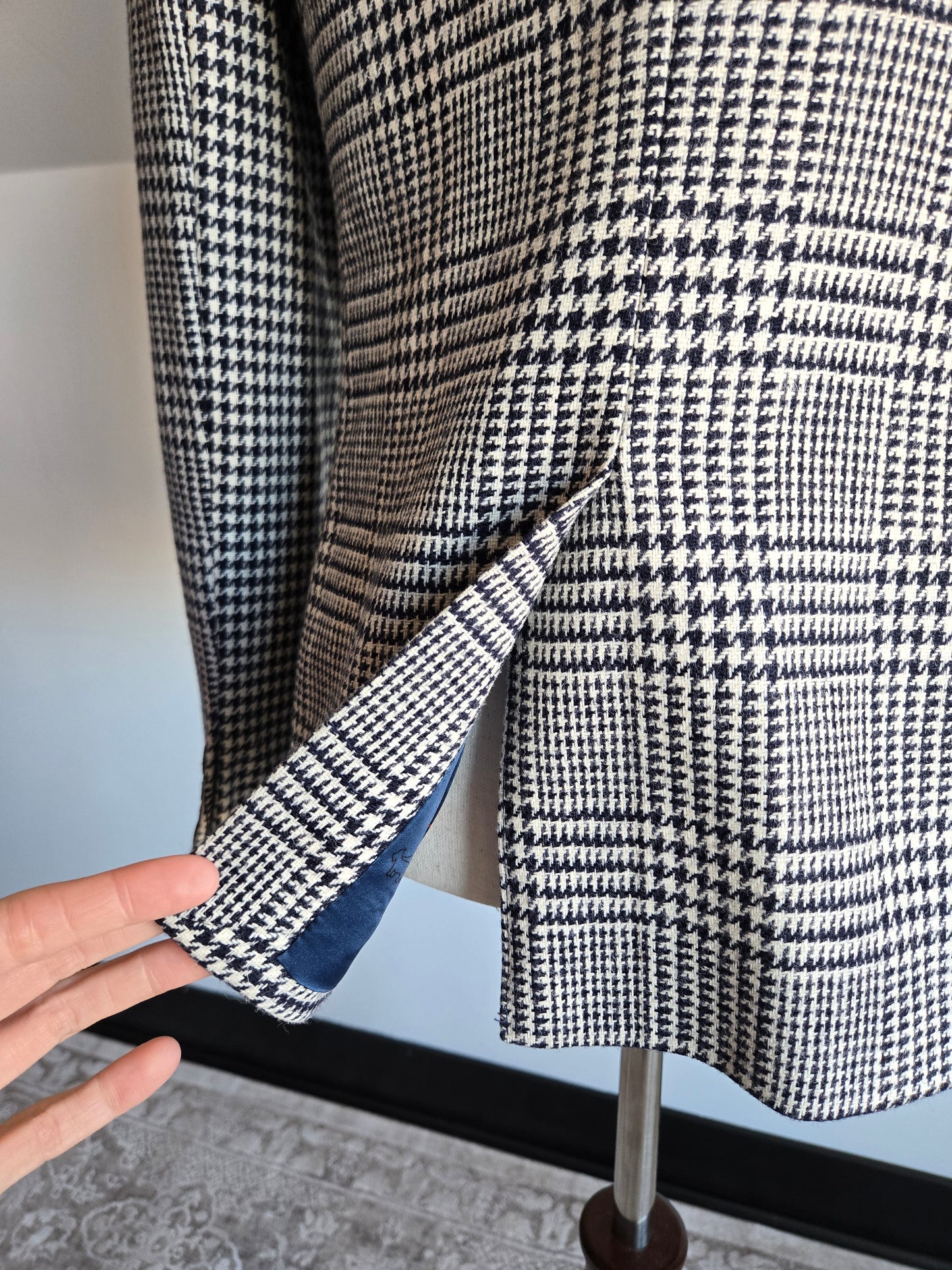 Boden British Tweed by Mallalieu's of Delph Houndstooth Wool Blazer - Medium