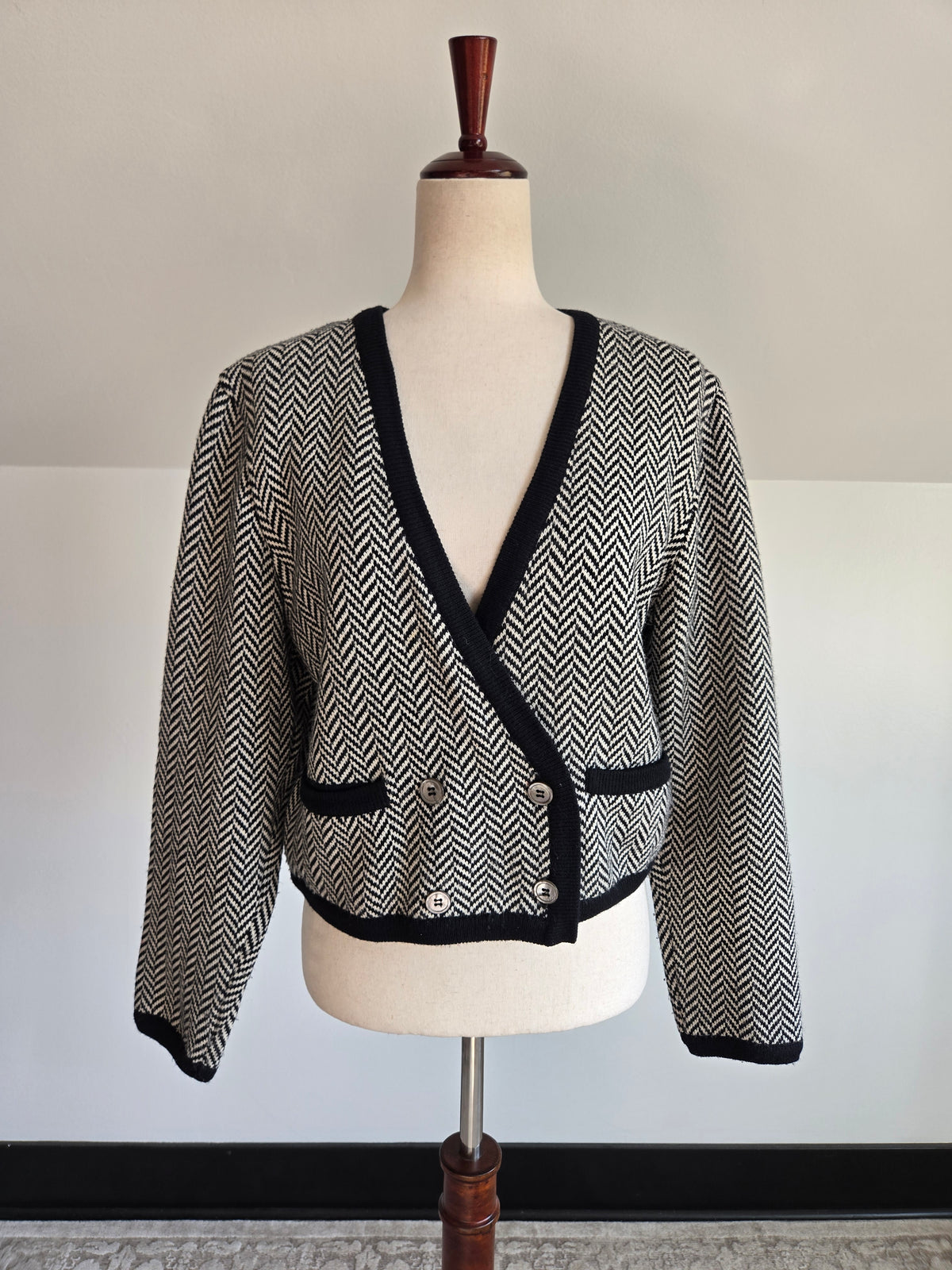 Vintage Liz Claiborne Cropped Lambswool Cardigan - Medium