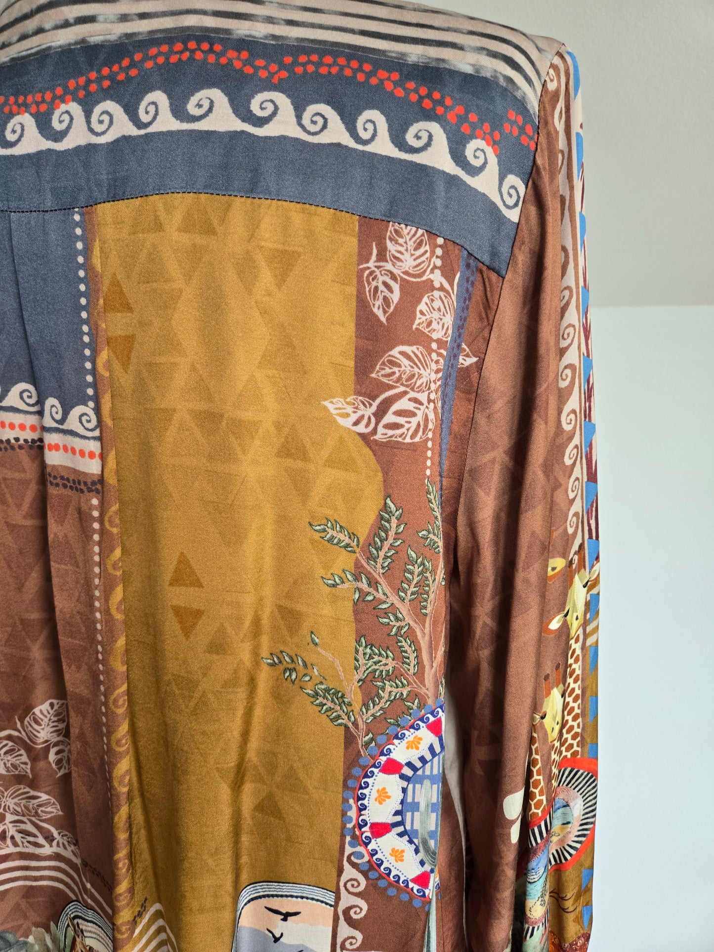 Ranna Gill Travel Print Luxury Resort Wear Blouse - Large