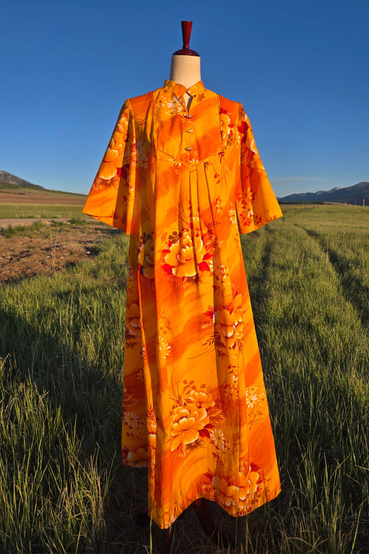 Moko Hawaii 1960s Vintage Orange Floral Dress - small/medium