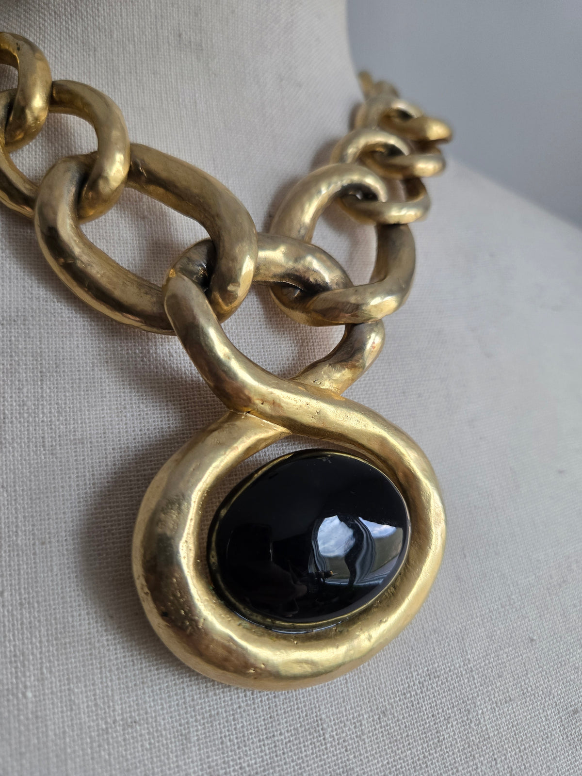 Vintage Chunky Bold Mama Black Cab Necklace