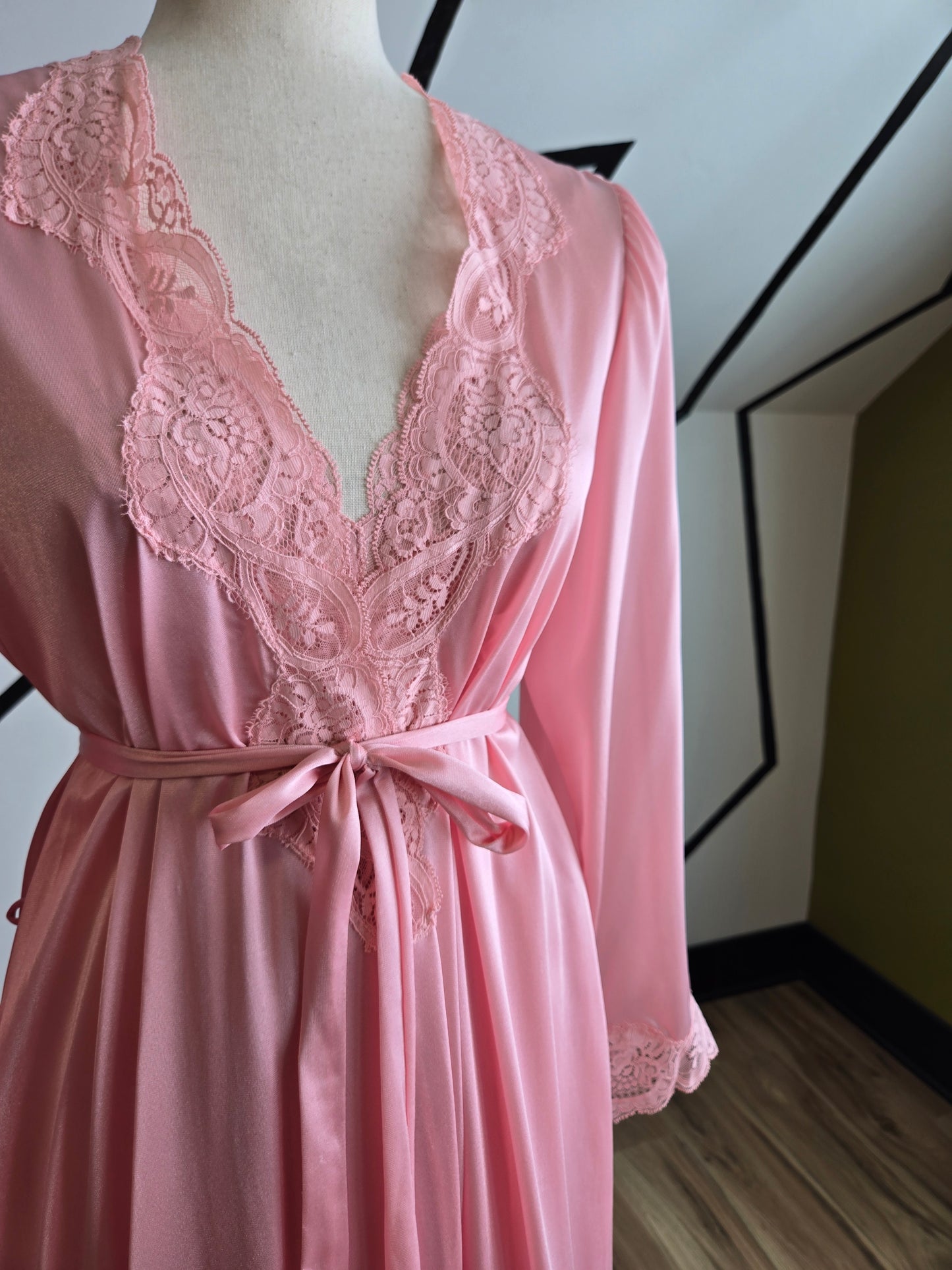 Authentic Olga Deadstock 70s Light Pink Robe with Butterfly Lace Peignoir - large