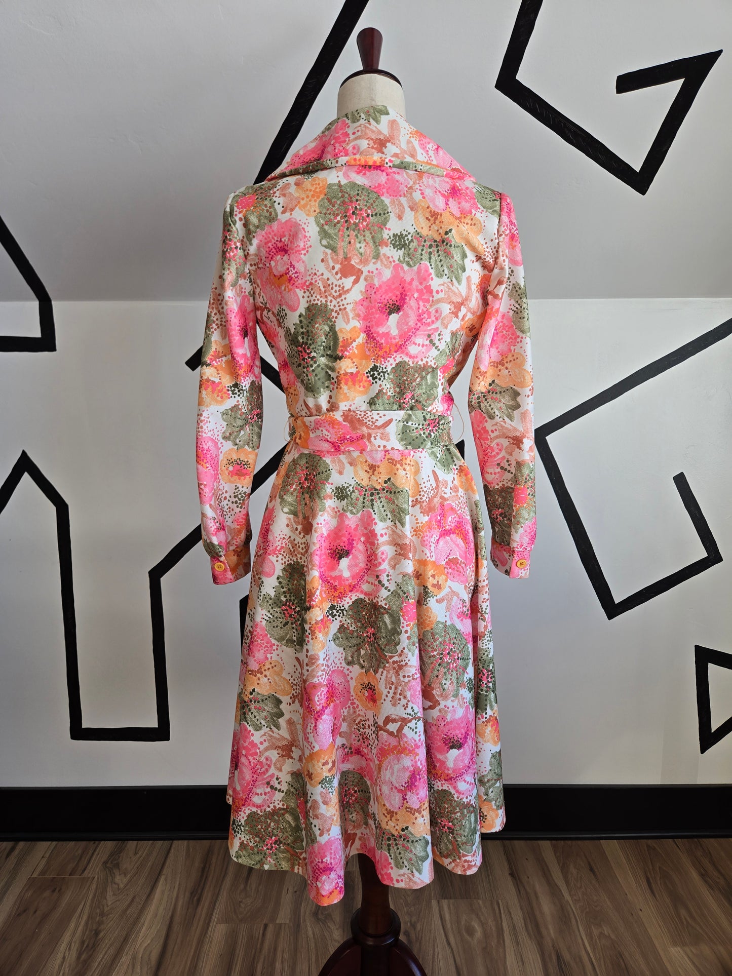 Dyanne Dallas Vintage 70s Bright Floral Dress with Belt - small