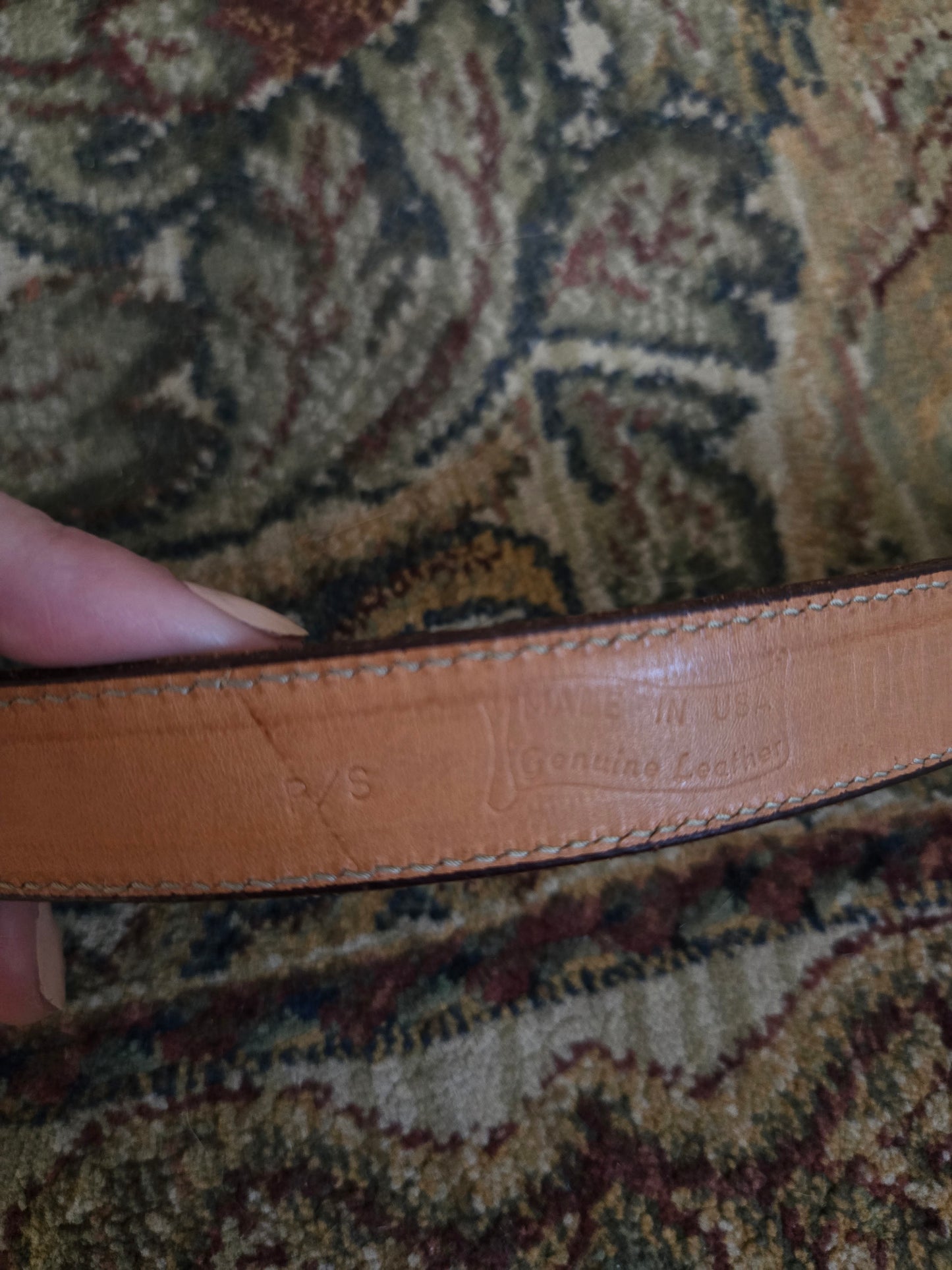 Vintage DKNY Leather Belt with Brass Chain Detail - W25-29"