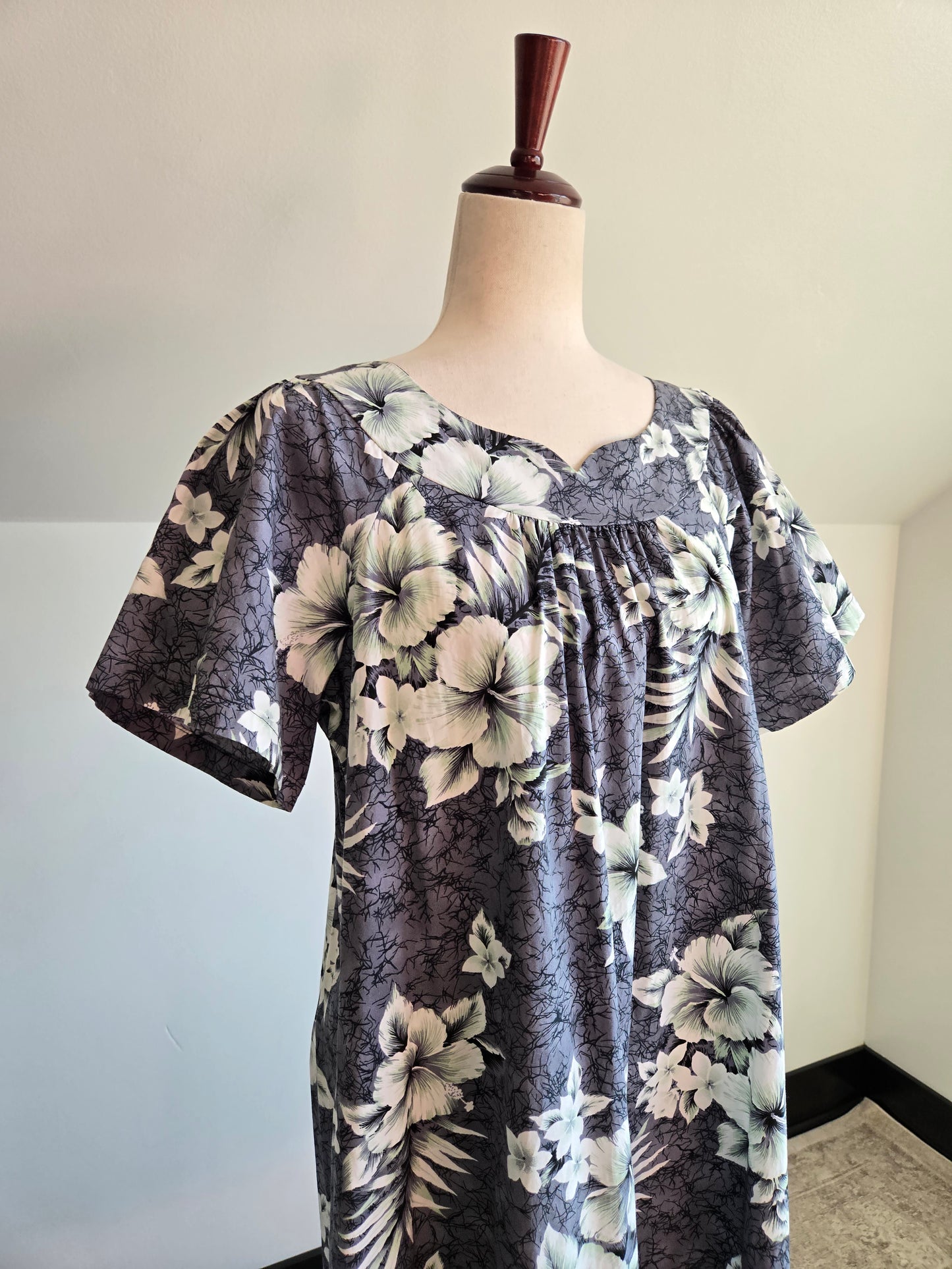 Two Palms Vintage Cotton Black Hawaiian Muumuu - large