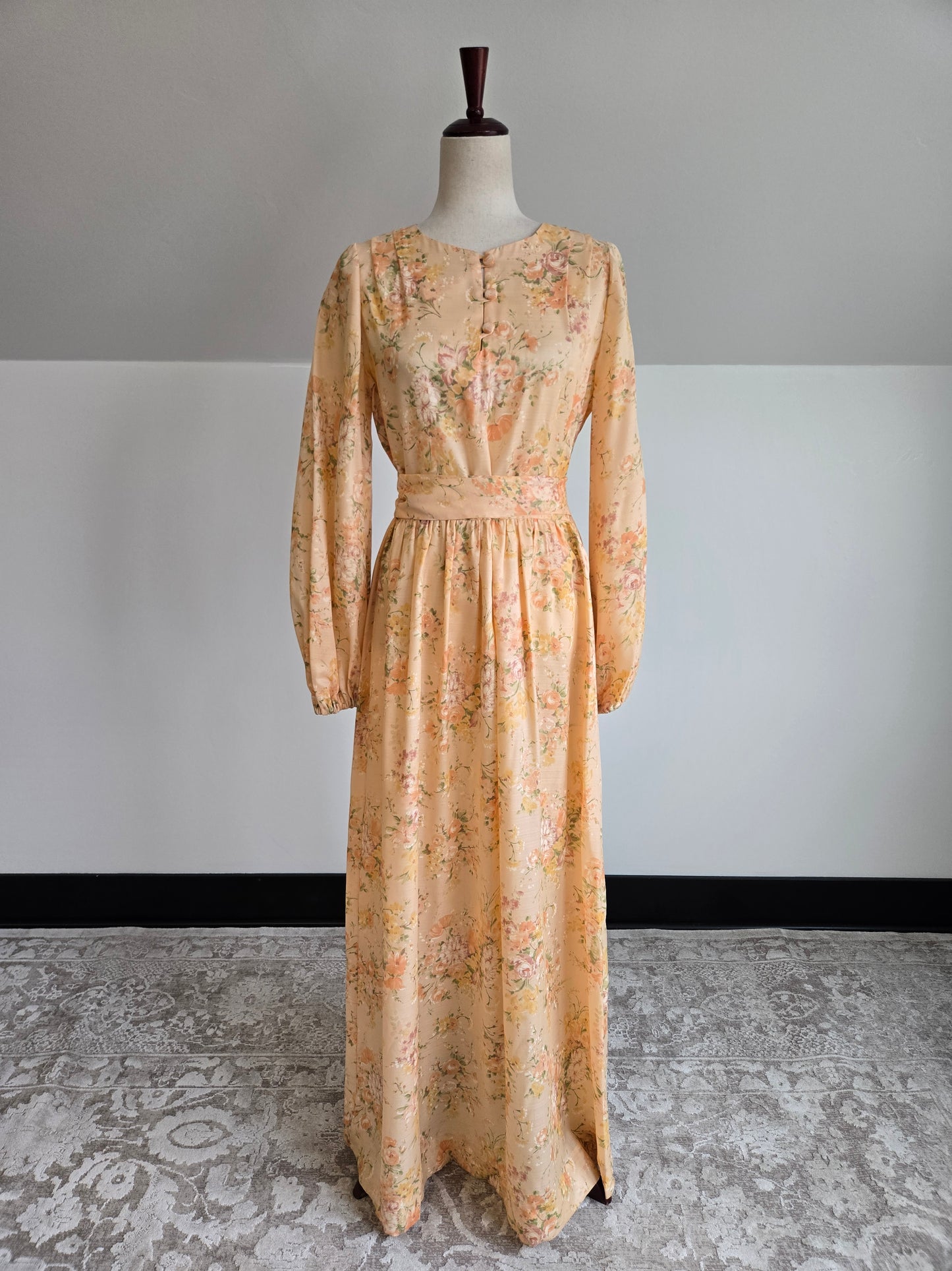 1970s Vintage Peach Floral Maxi Dress - medium