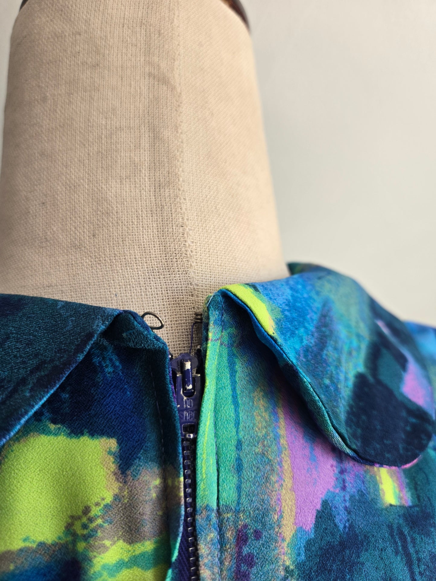 Vintage 1960s Artsy Colorful Shift Dress - L/XL