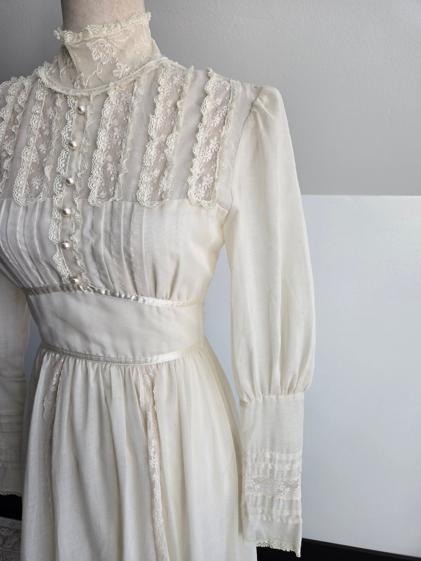 Gold Label Gunne Sax by Jessica San Freansisco Vintage 70s Lace Ethereal Dress - XS