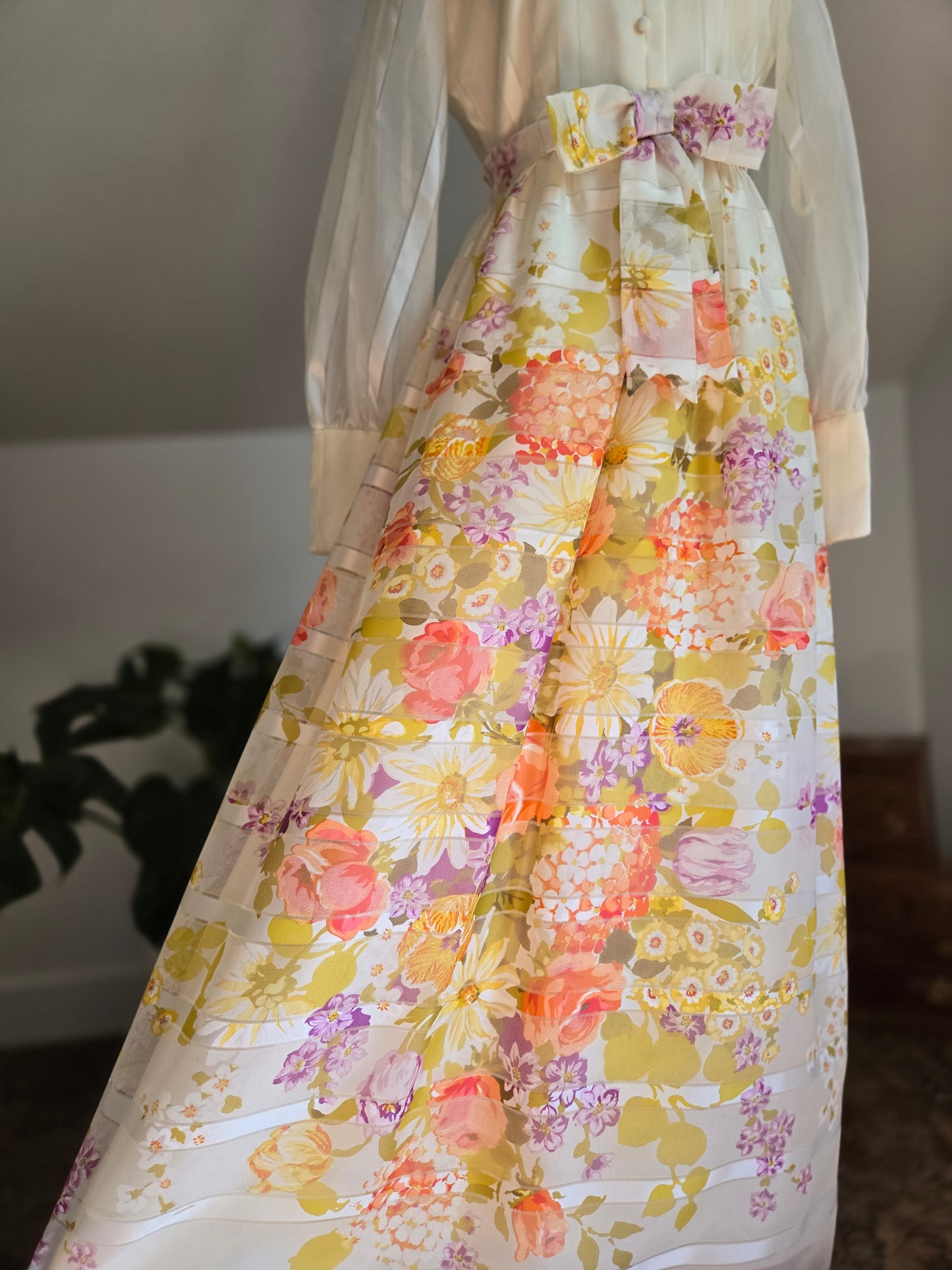 Lorrie Deb San Fransisco Vintage 1970s Hostess Dress - small