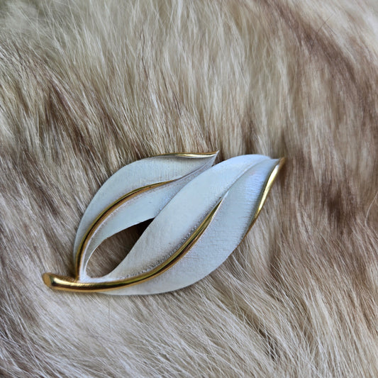 Sarah Coventry Vintage White Leaf Brooch