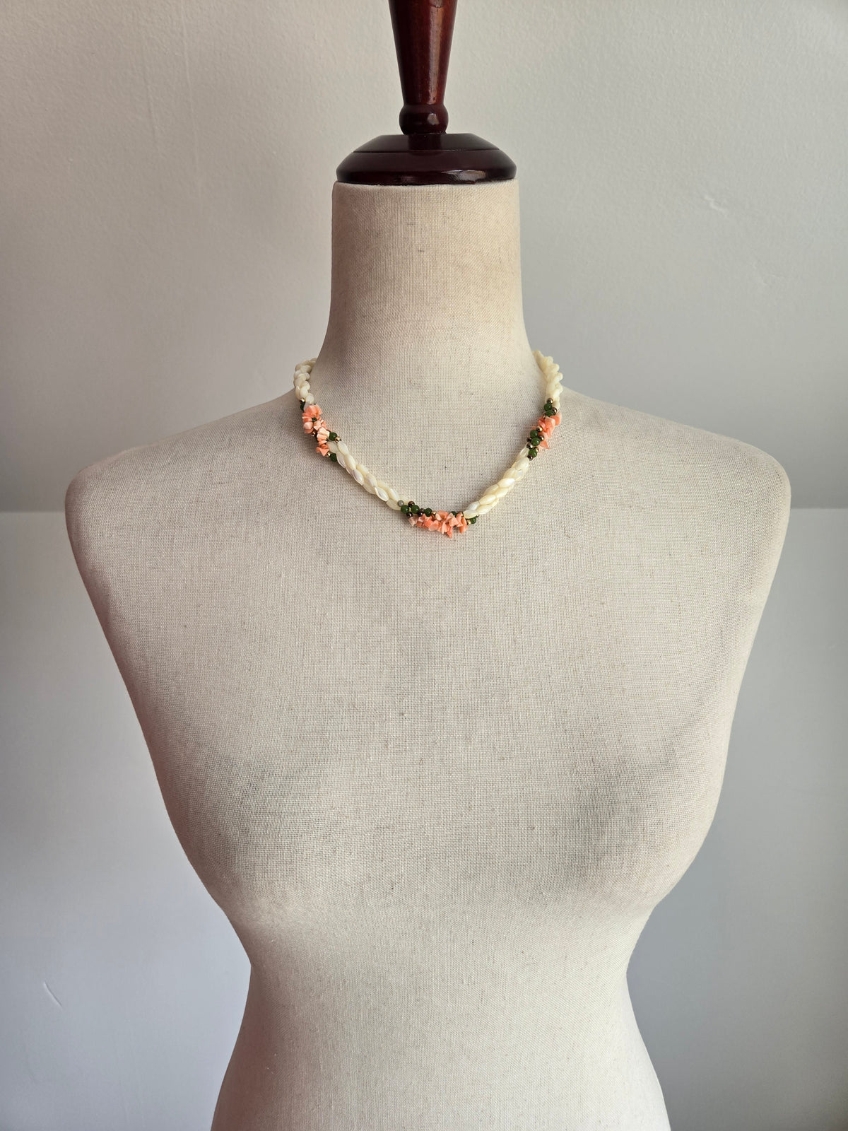 Vintage Mother of Pearl Floral Twisted Necklace