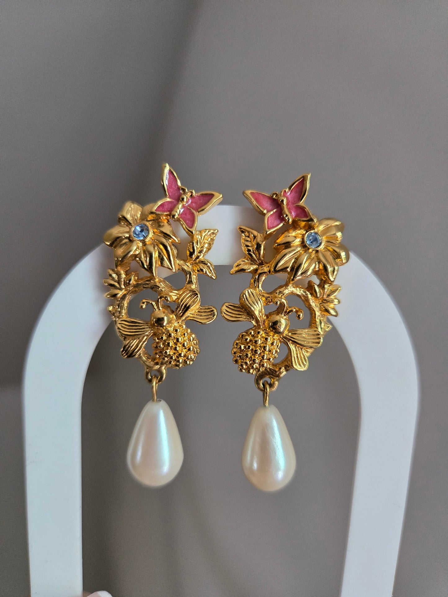 Avon Vintage Bees and Flowers Earrings - Post Back