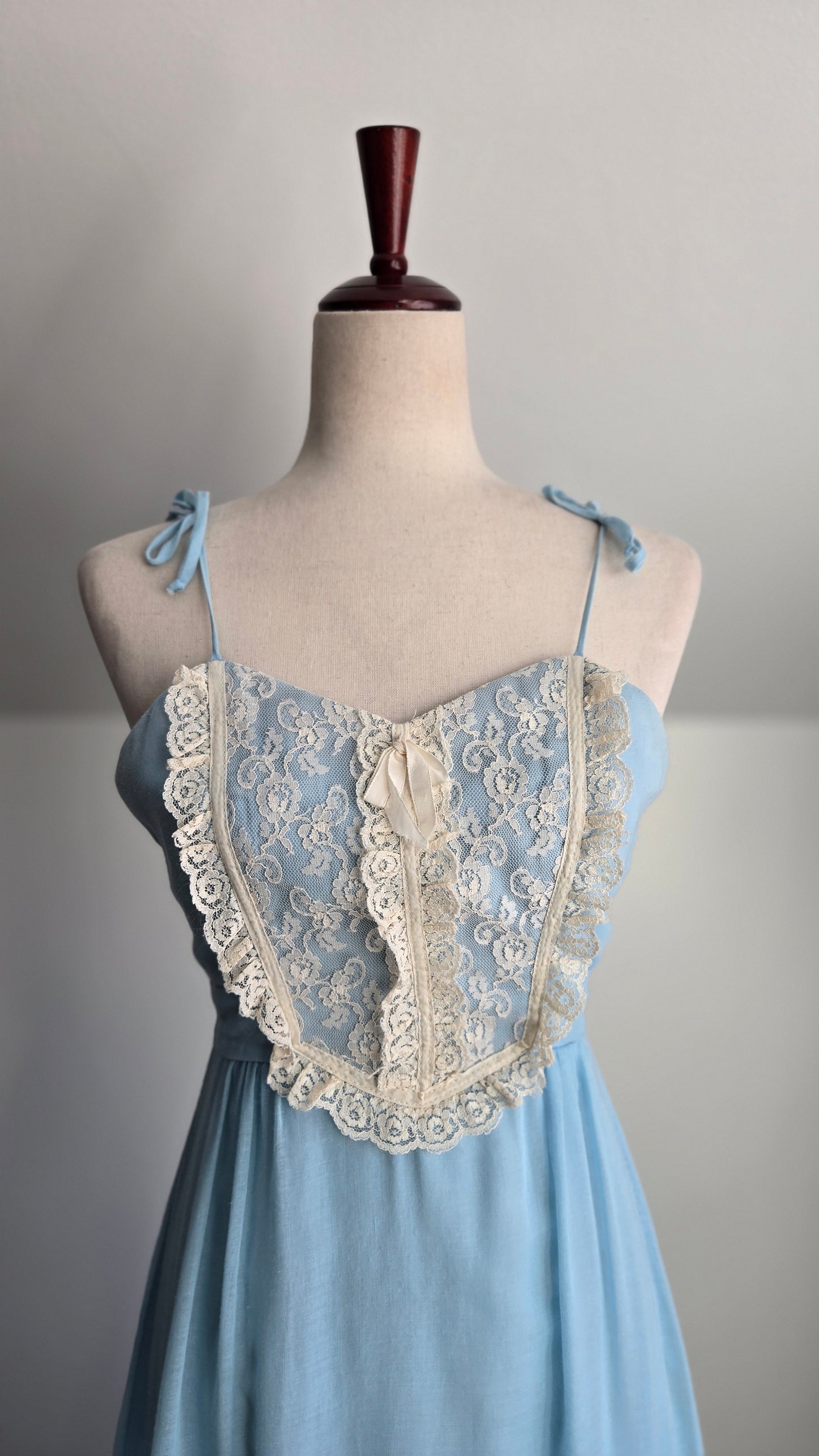 Candi Jones California Vintage 70s Baby Blue Lace Bib Prairie Dress - XS