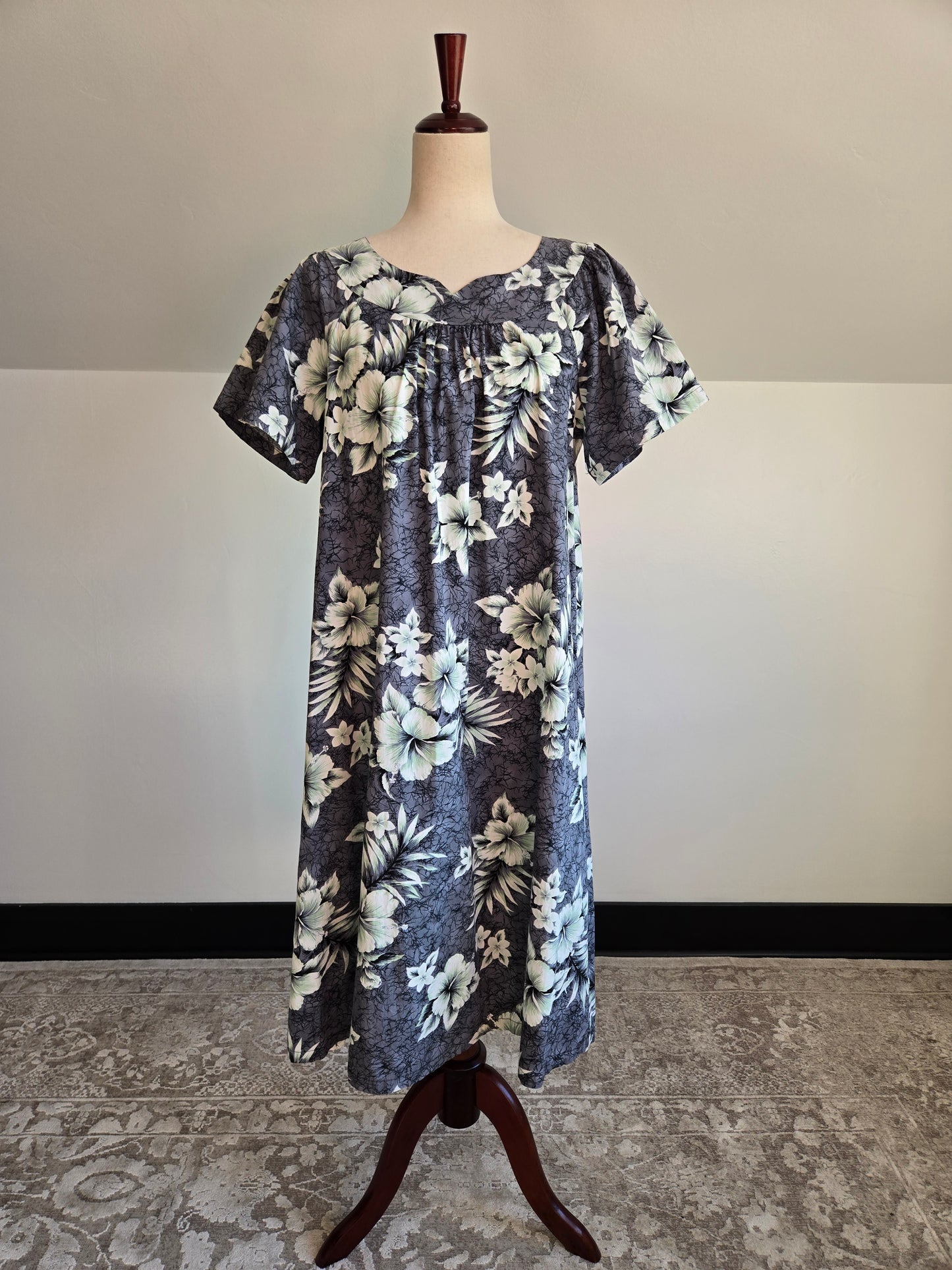 Two Palms Vintage Cotton Black Hawaiian Muumuu - large