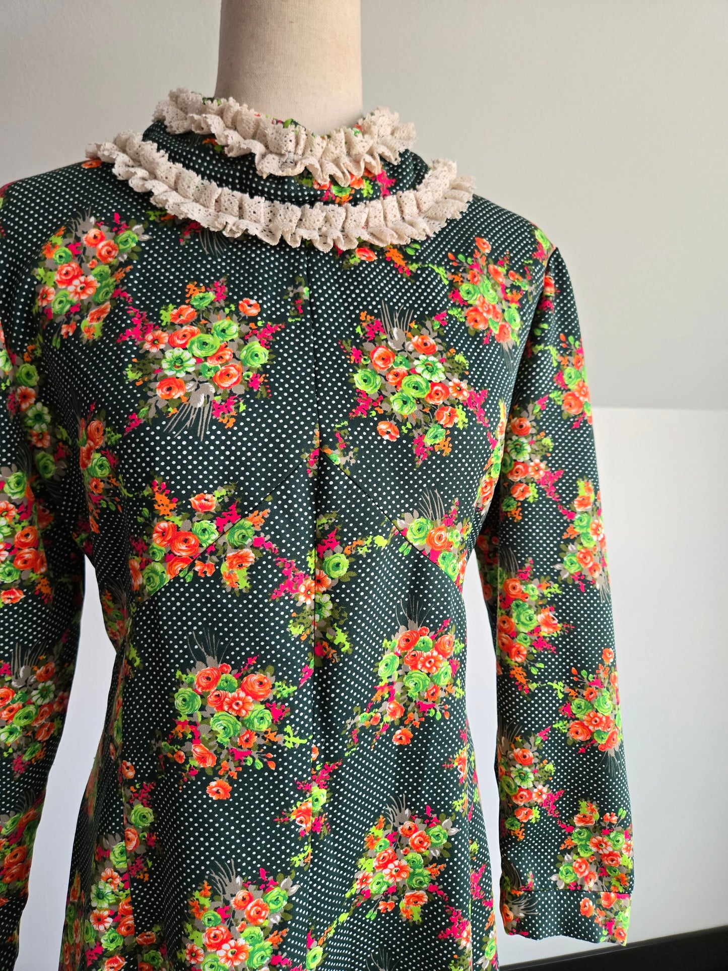 Vintage 1970s Green Floral Flower Power and Lace Maxi Dress - Medium