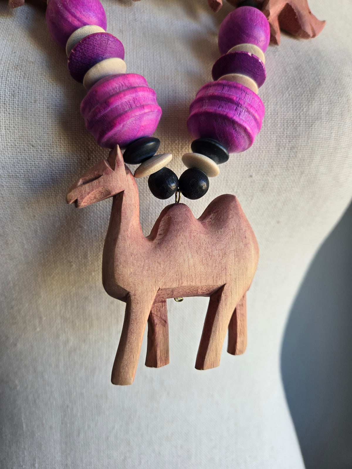 Safari Babe Wood Necklace - Pink