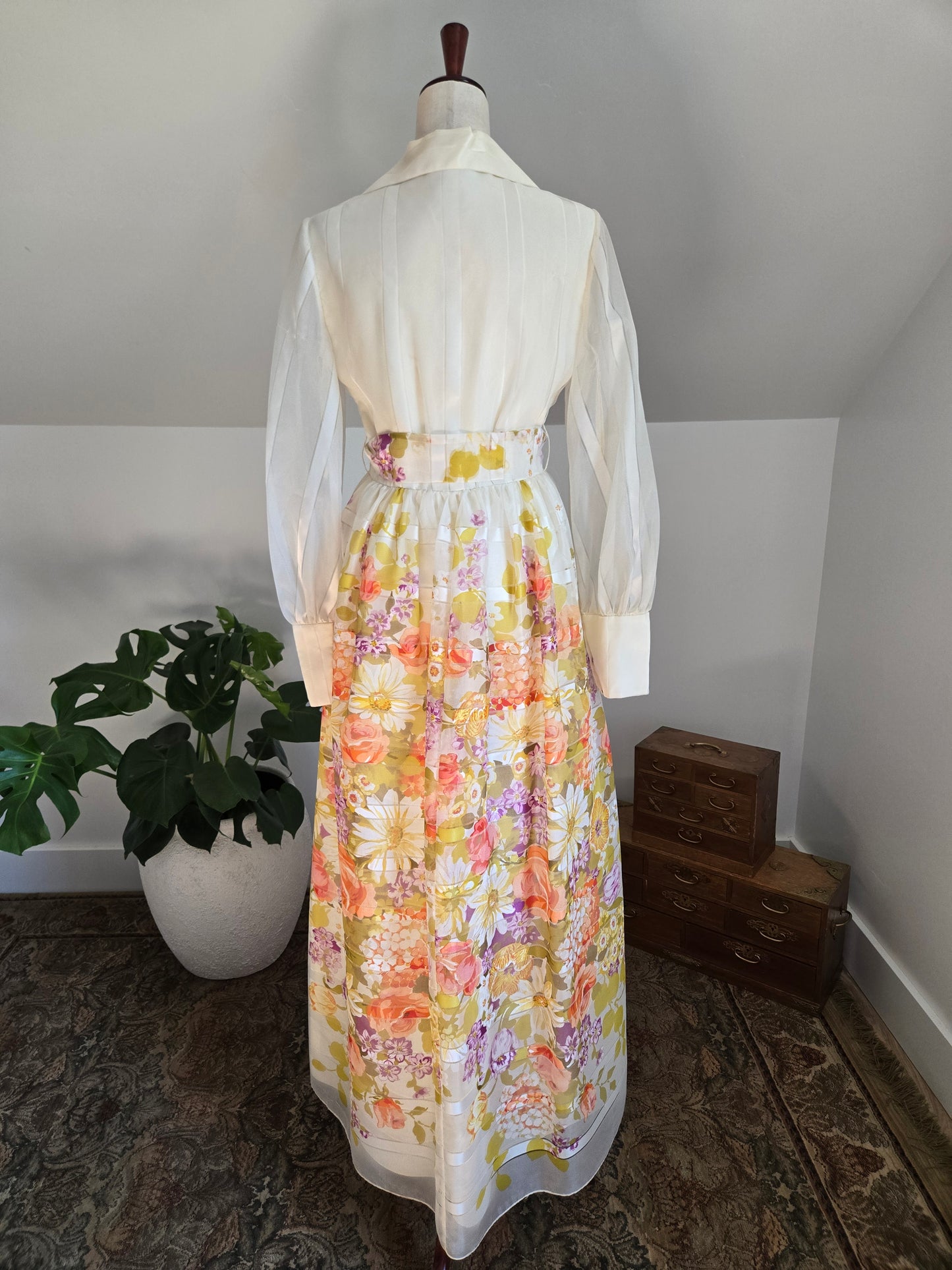 Lorrie Deb San Fransisco Vintage 1970s Hostess Dress - small