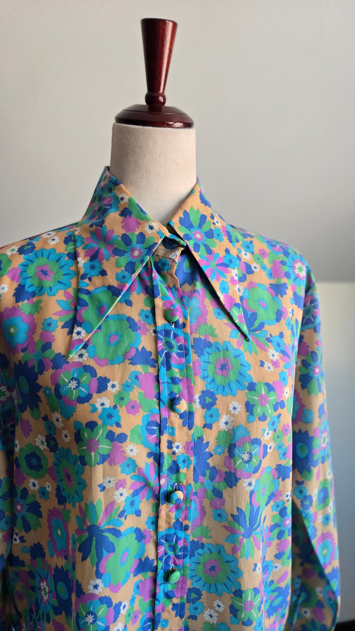 Talia Vintage 70s Floral Daggr Collar Top - M/L