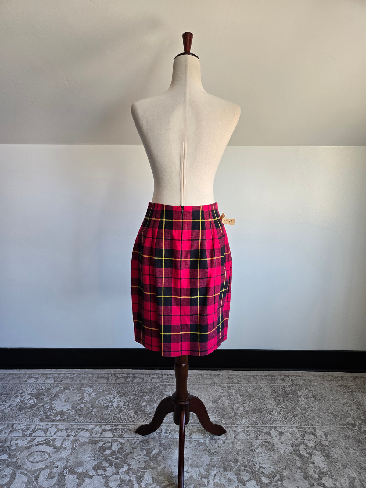 Deadstock Classiques Linen/Cotton Red Plaid Skirt Made in Japan - W28