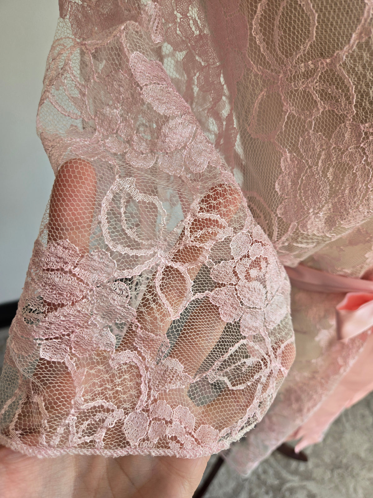 Vintage Miss Elaine Pink Lace Union Made Robe - M/L