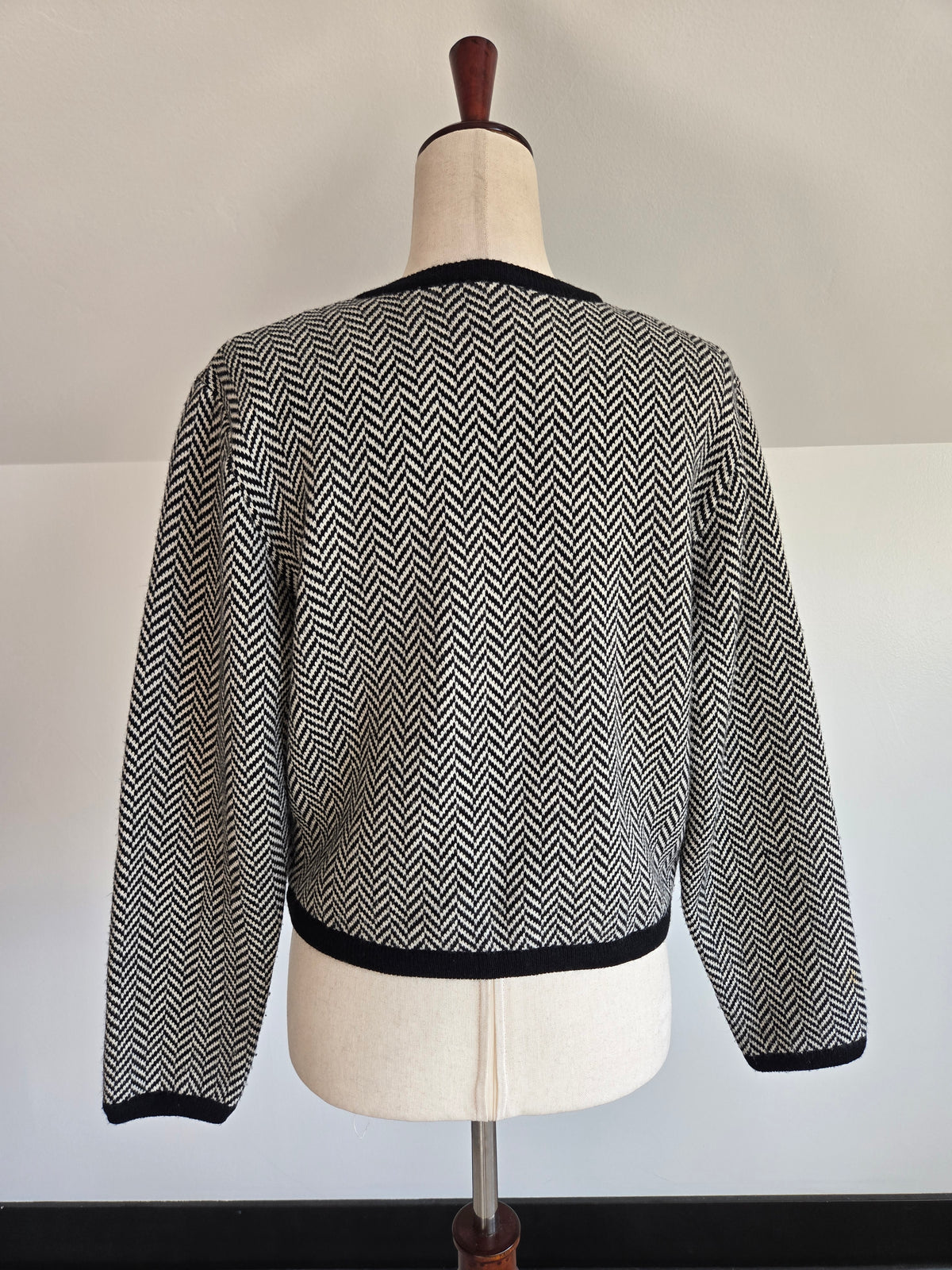 Vintage Liz Claiborne Cropped Lambswool Cardigan - Medium
