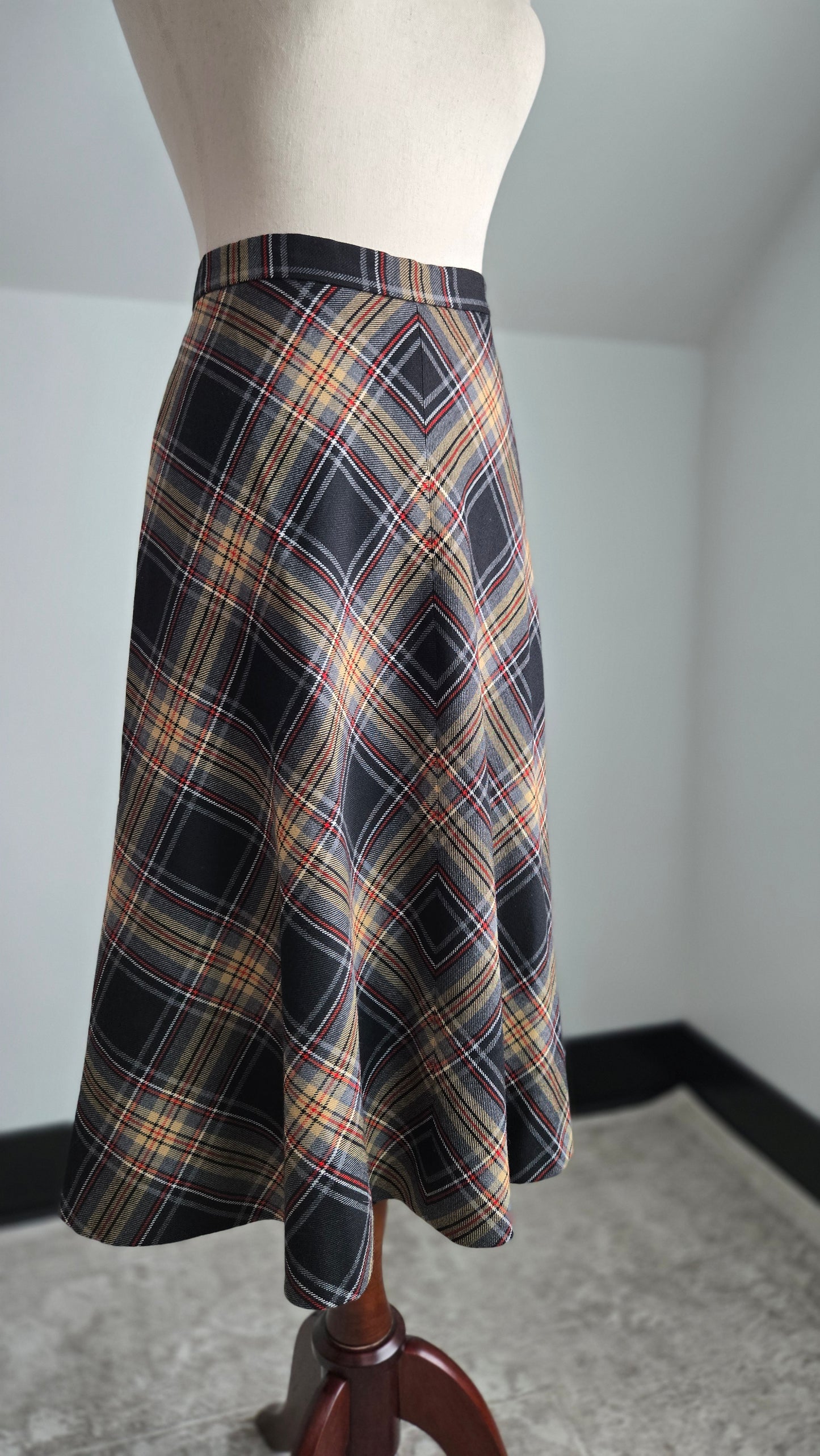 Aljean of Canada Vintage 70s Pure Wool A-line Skirt - W28"