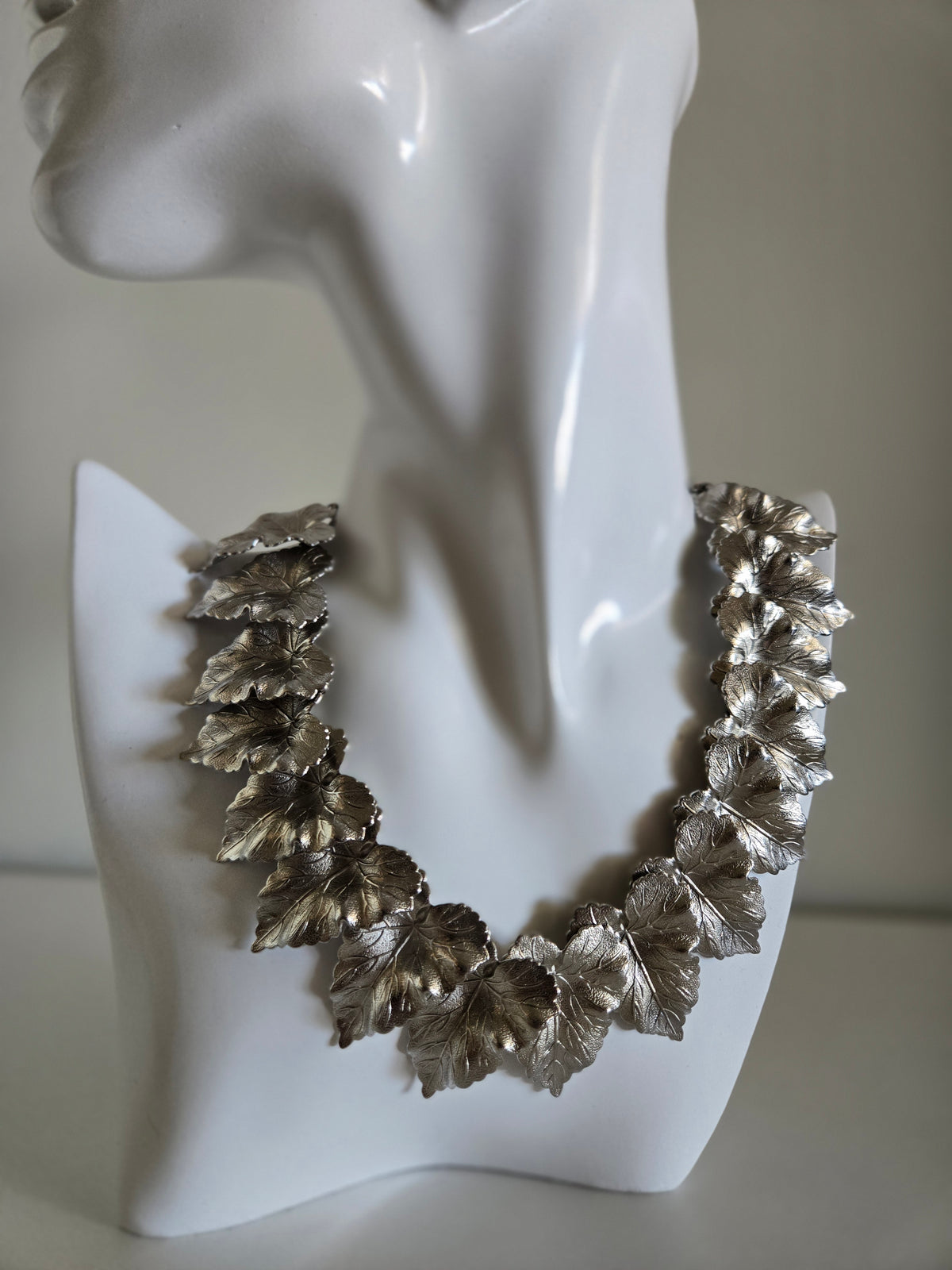 Vintage Intricate Silver Leaf Necklace