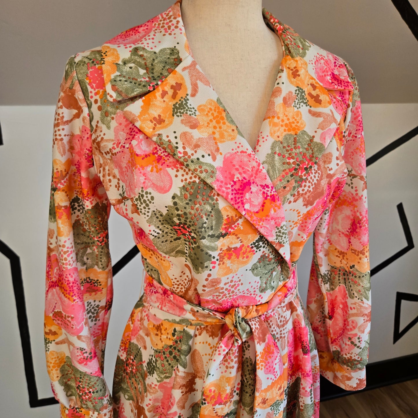 Dyanne Dallas Vintage 70s Bright Floral Dress with Belt - small