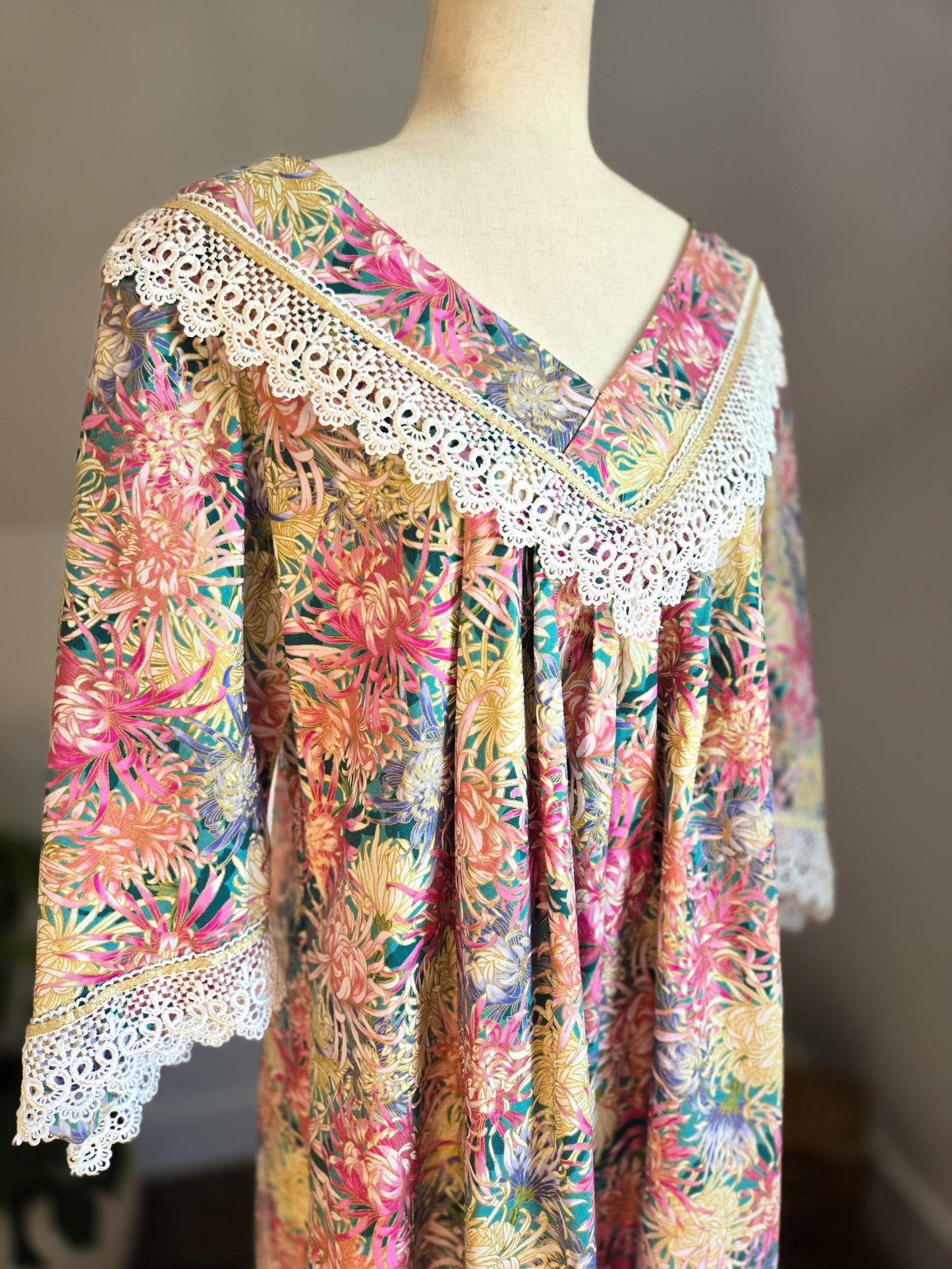 Vintage 1970s Handmade Cotton and Lace Maxi Housedress - large
