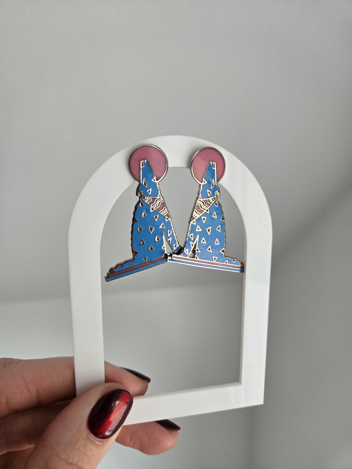 Signed Howling at the Moon Coyote Earrings - Pierced