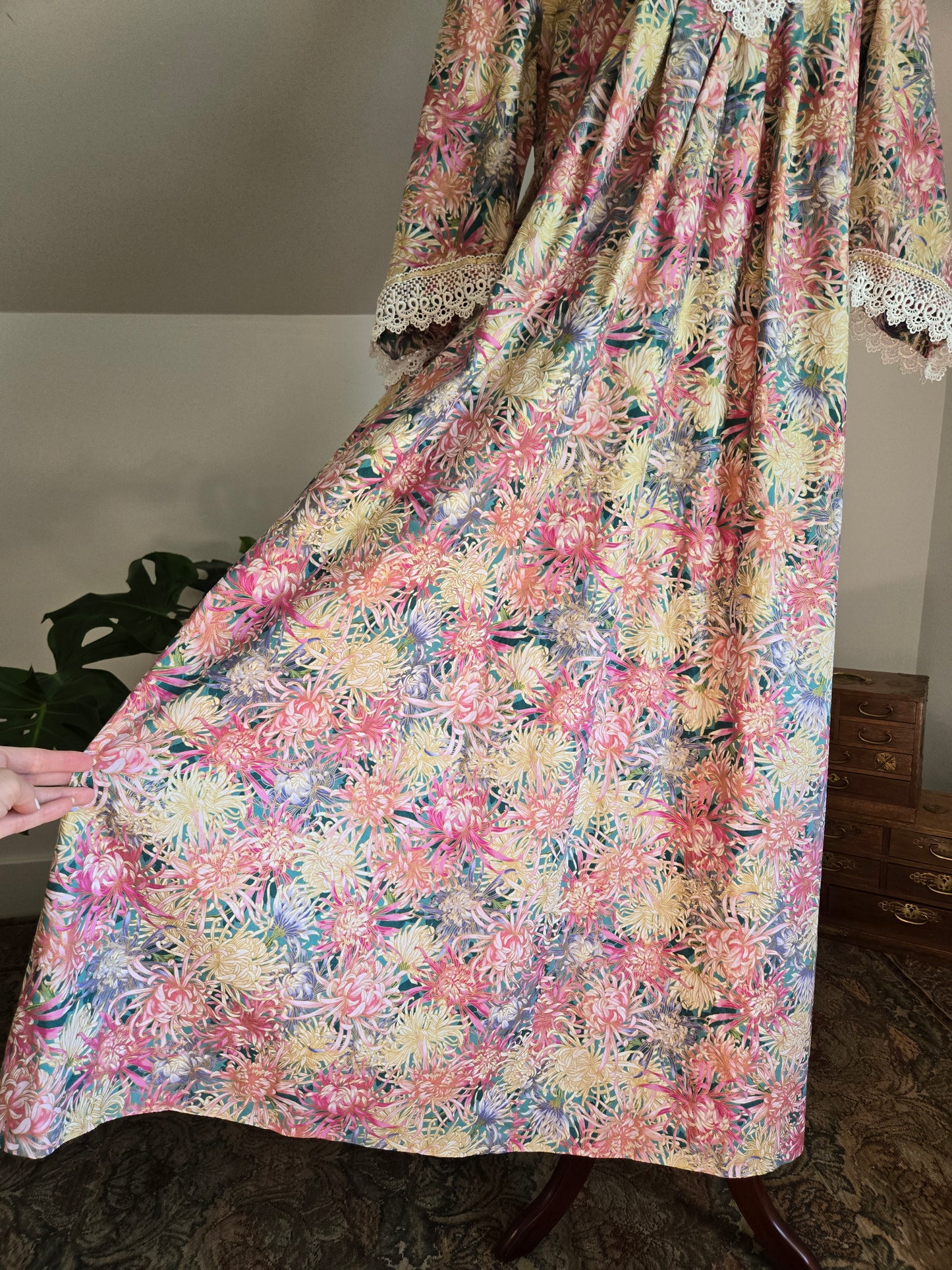 Vintage 1970s Handmade Cotton and Lace Maxi Housedress - large
