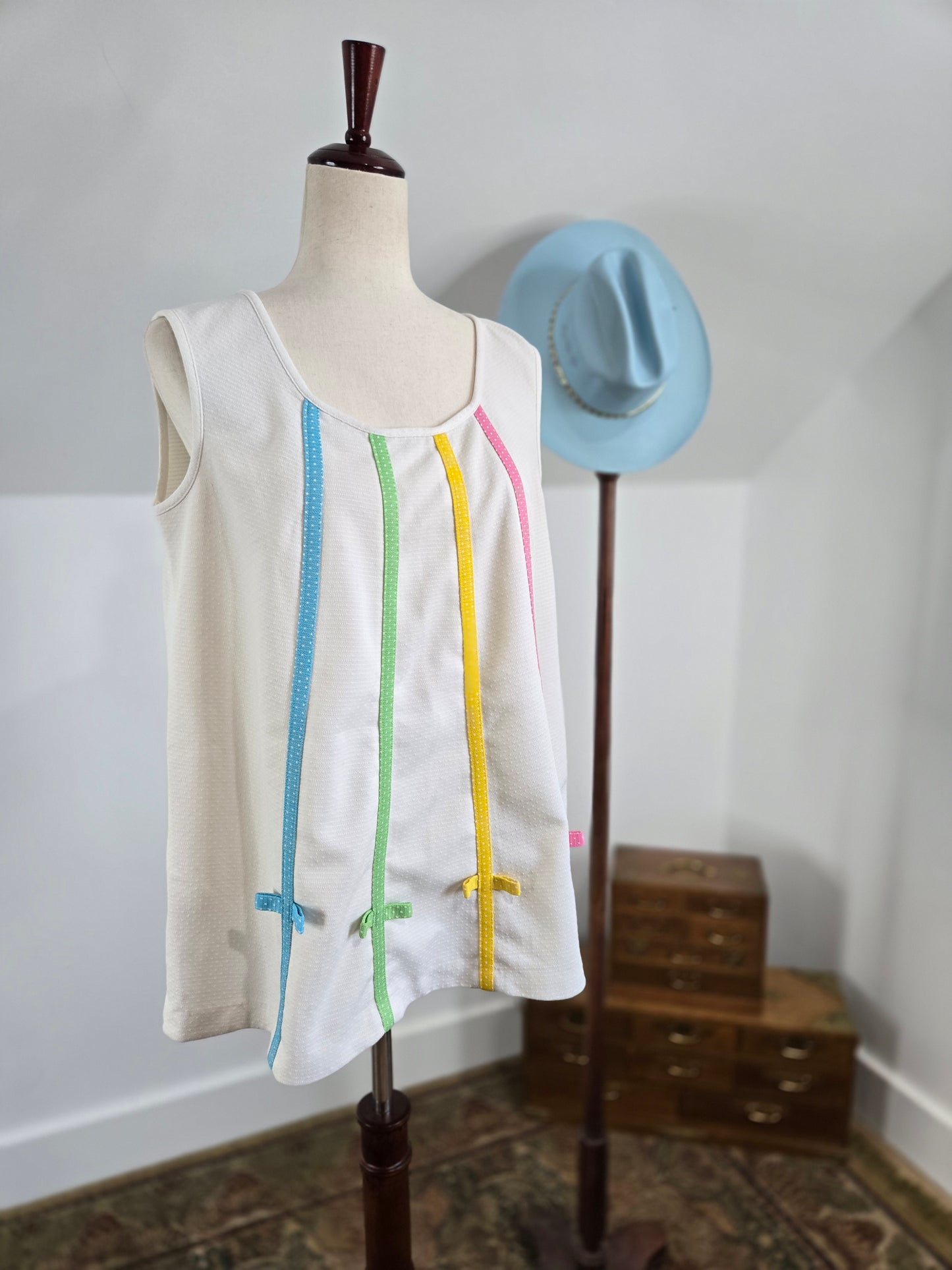 Mario Vintage 60s Colorful Bow Tank Top - Large