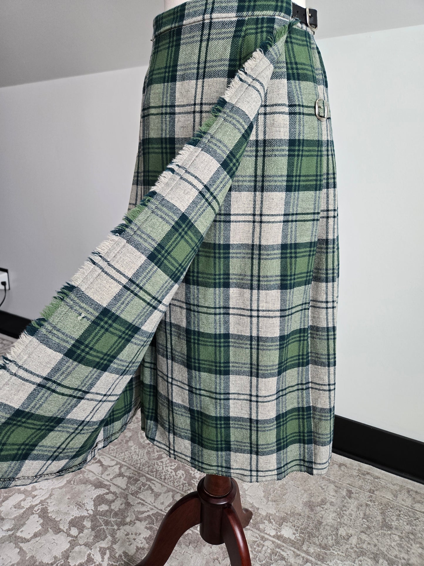 Hyland Vintage Scottish Wool Plaid Skirt Made in Scotland - W26-28"