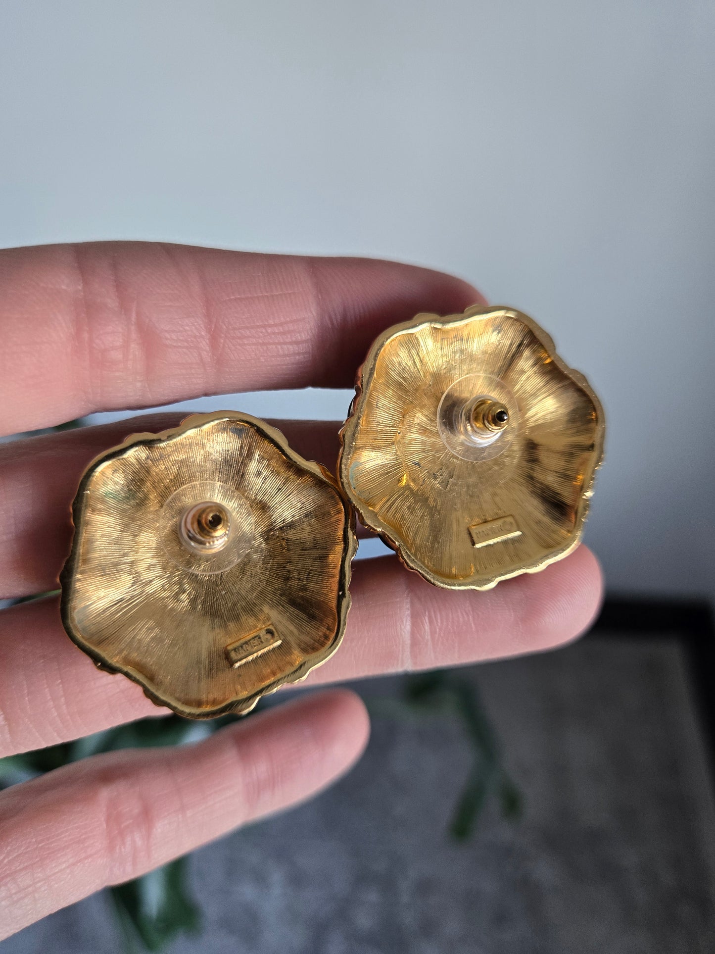 Napier Vintage Chunky Gold Tone and Black Cab Pierced Earrings