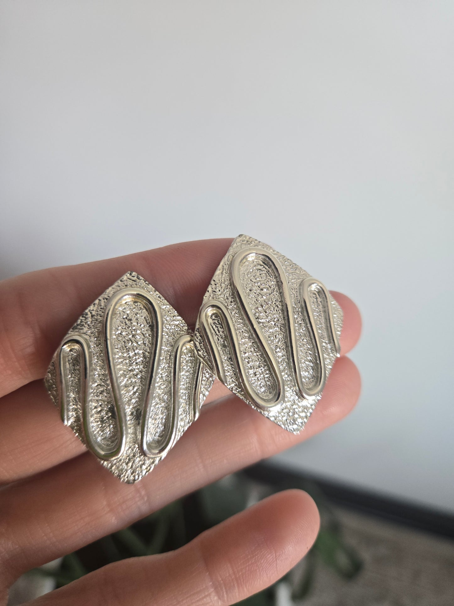 1961 Sarah Coventry Silver Tone Nile Three Piece Set