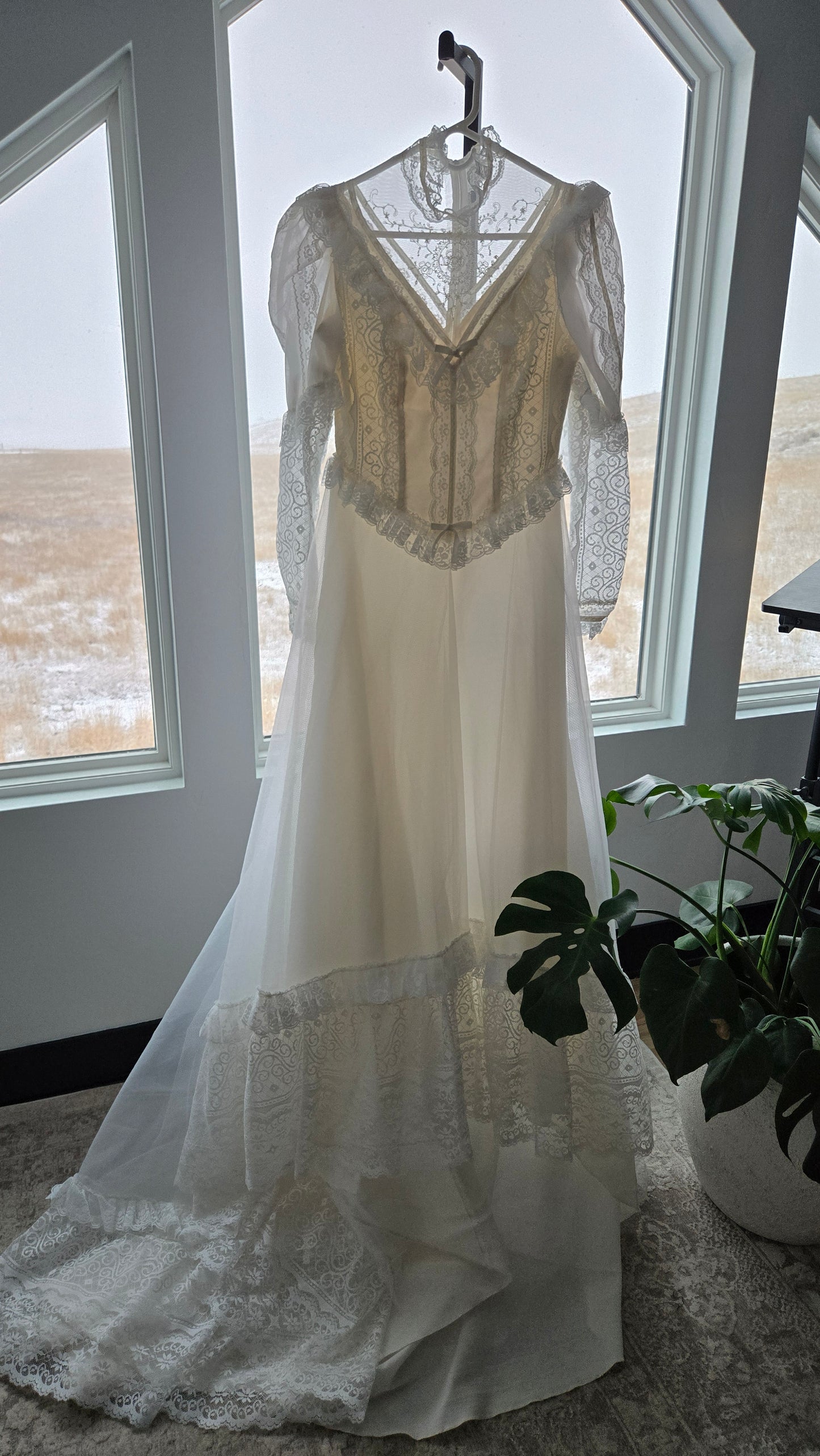Vintage Victorian Gunne Style Wedding Dress