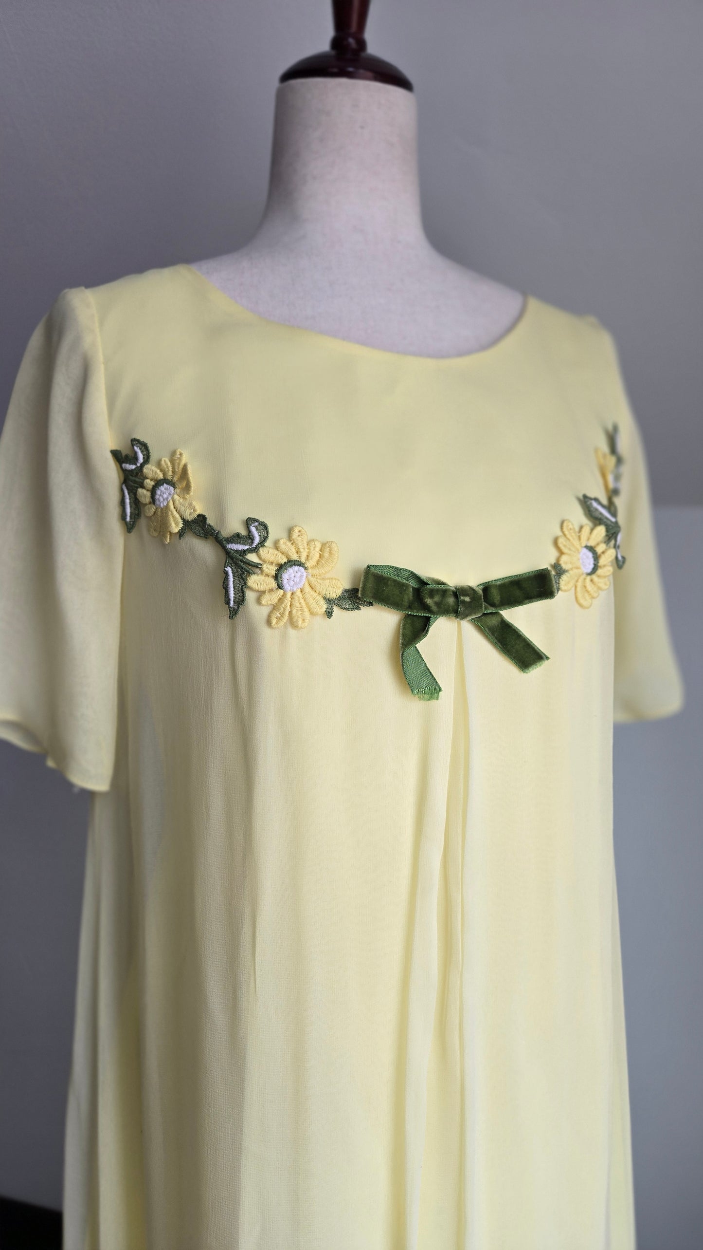 Jaks 1960s Yellow Chiffon Formal Dress with Velvet Bow - medium