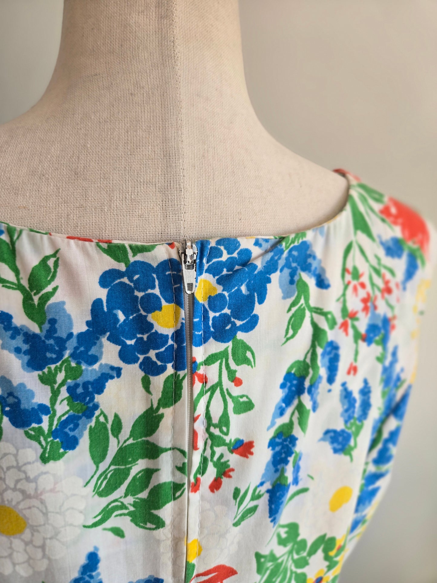 New Perspective Vintage 60s White Floral Cotton Dress - large