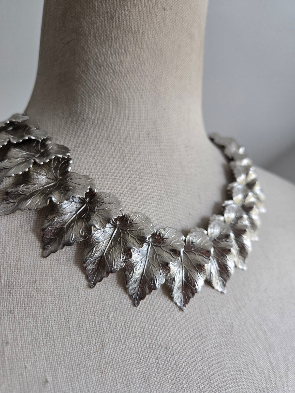 Vintage Intricate Silver Leaf Necklace